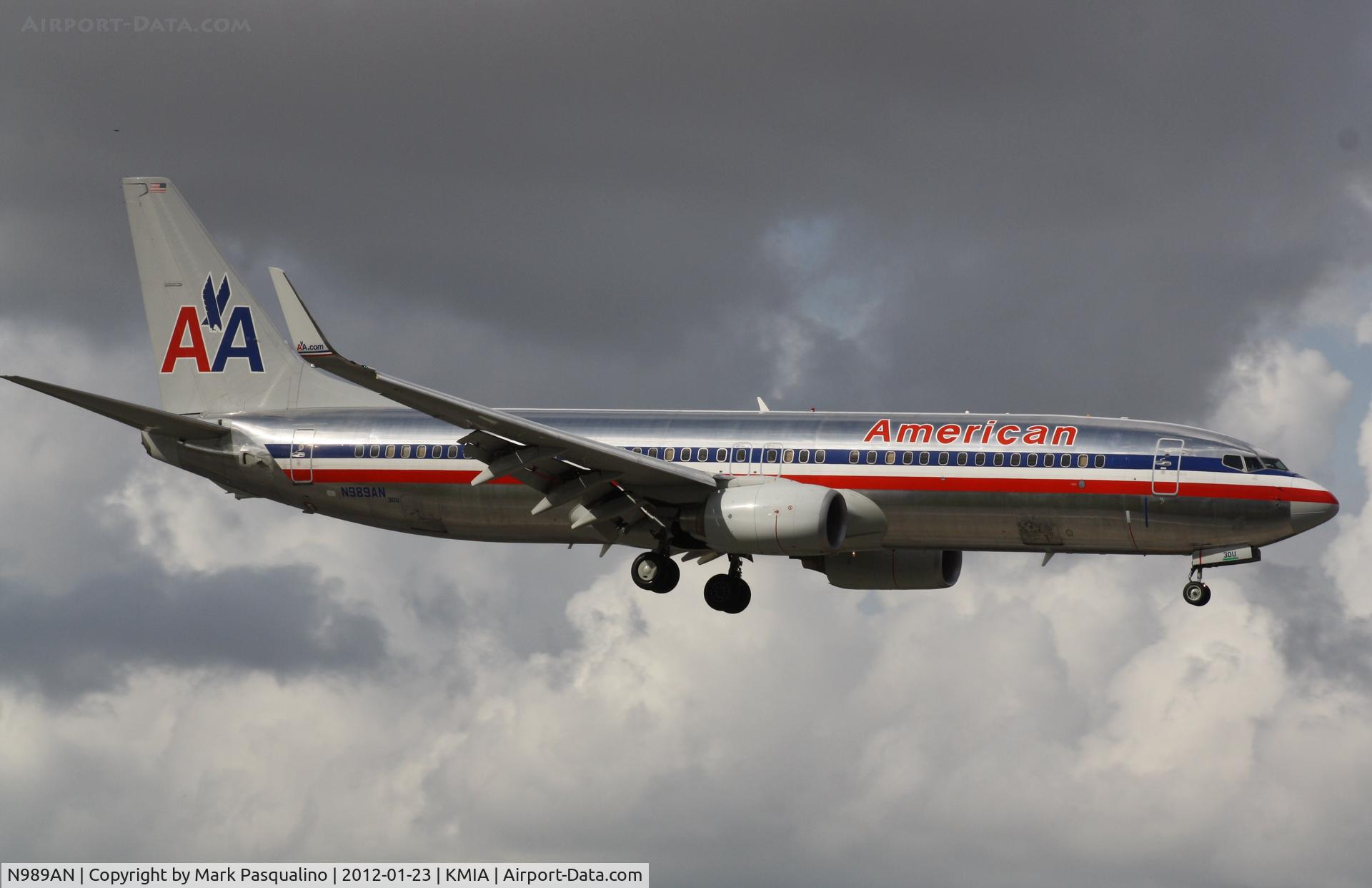 N989AN, 2009 Boeing 737-823 C/N 33205, Boeing 737-800