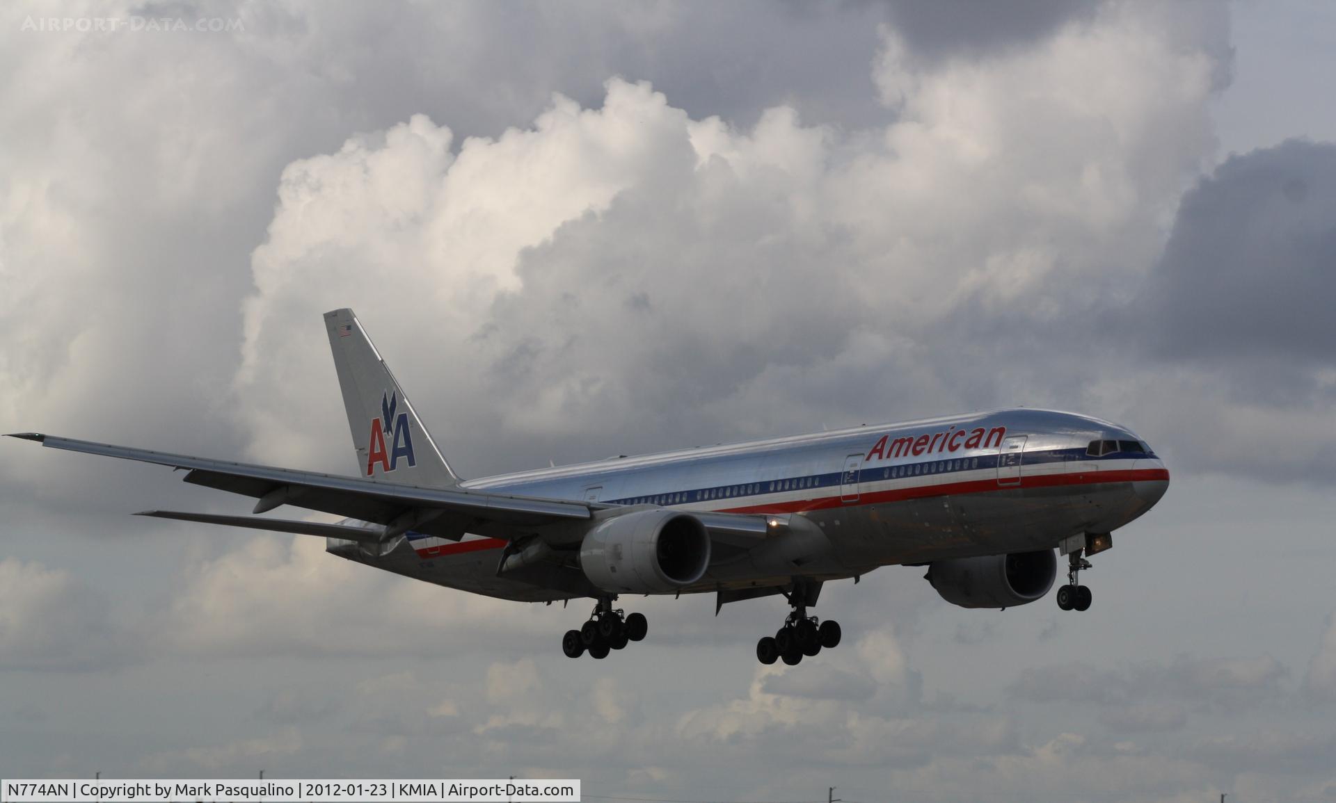 N774AN, 1999 Boeing 777-223 C/N 29581, Boeing 777-200