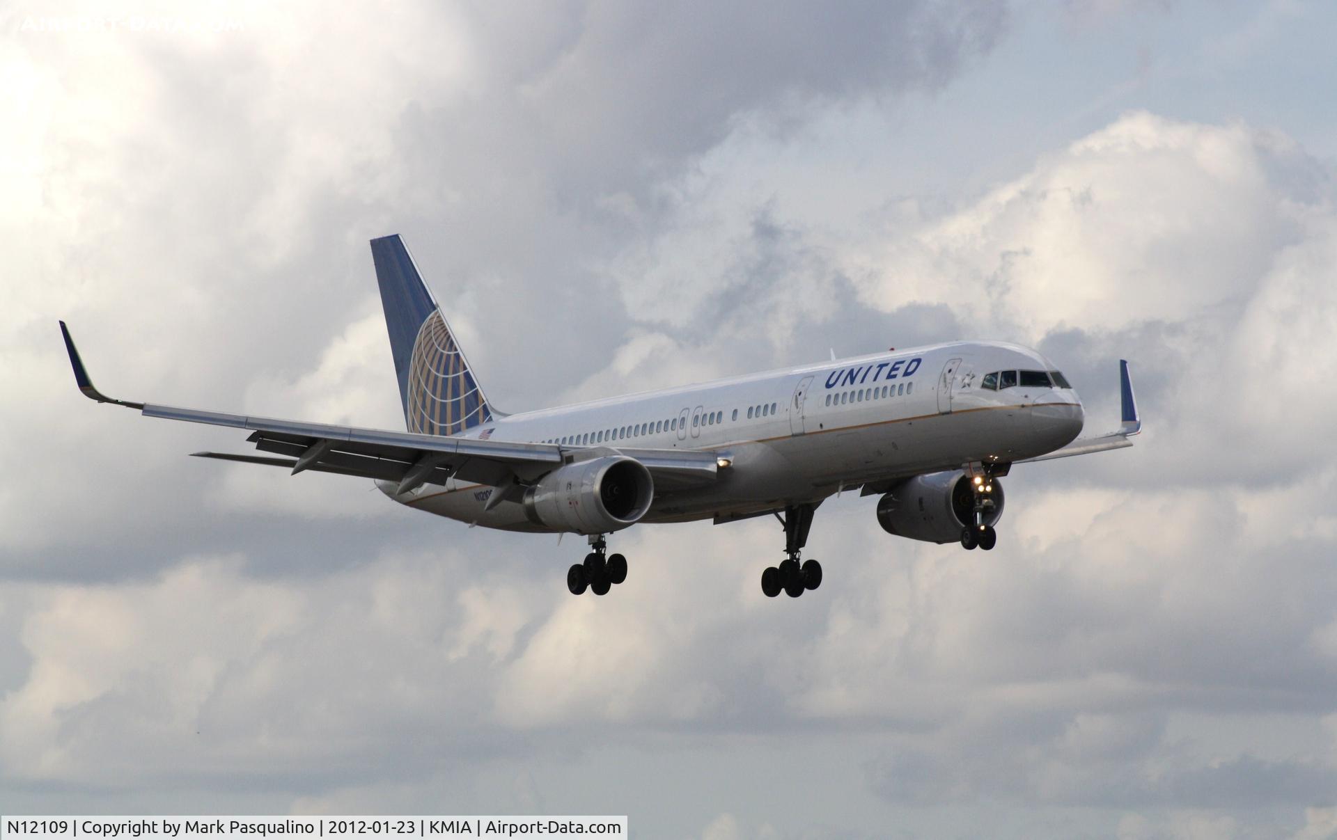 N12109, 1994 Boeing 757-224 C/N 27299, Boeing 757-200