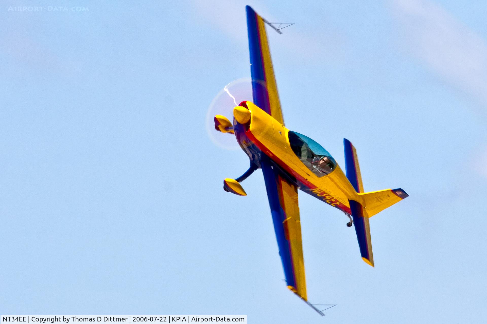 N134EE, 1996 Extra EA-300/200 C/N 003, Kerry Tidmore starts a showline pass at the 2006 River City Air Expo