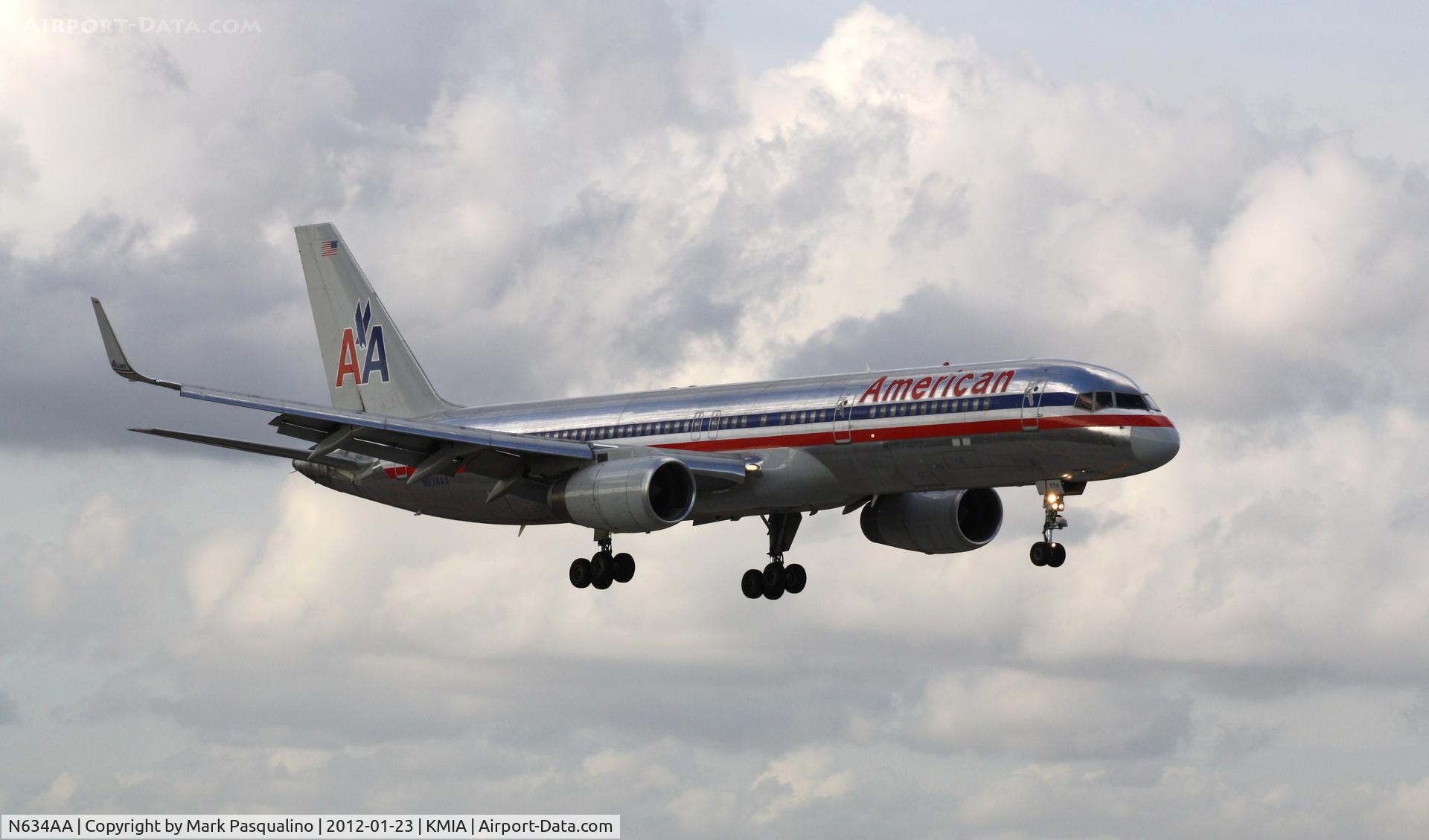 N634AA, 1990 Boeing 757-223 C/N 24592, Boeing 757-200
