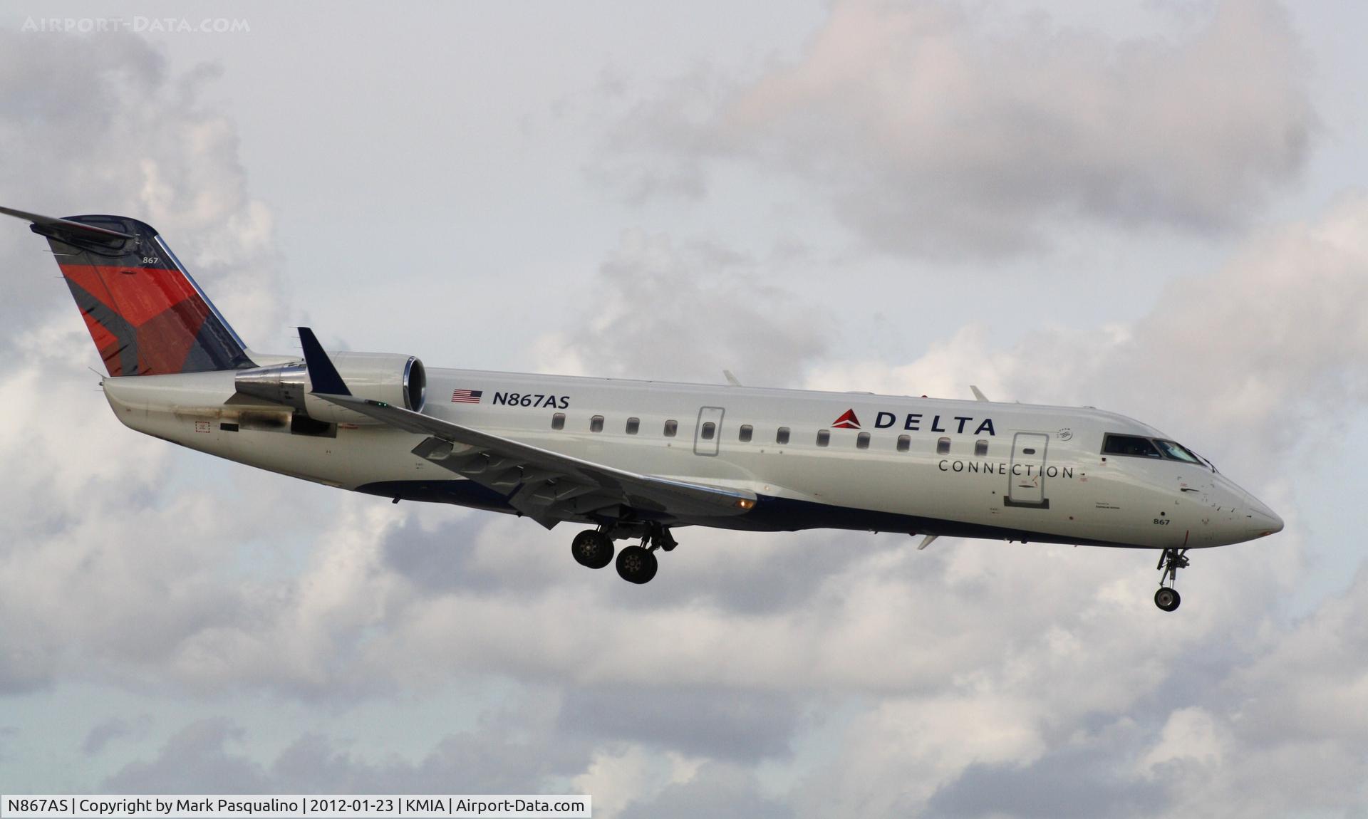 N867AS, 2000 Bombardier CRJ-200ER (CL-600-2B19) C/N 7463, CL-600-2B19