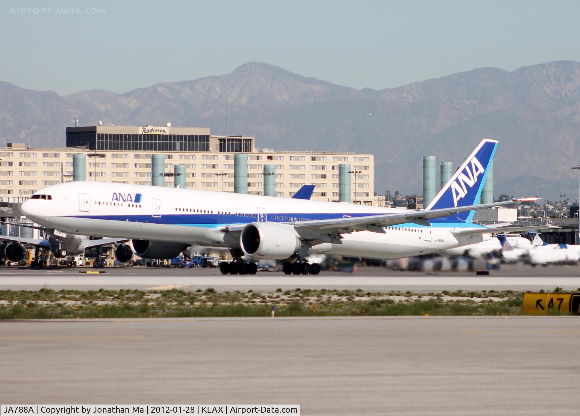 JA788A, 2010 Boeing 777-381/ER C/N 40686, ANA 777 rotates