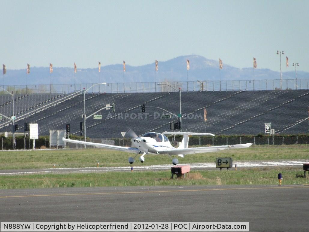 N888YW, 2006 Diamond DA-40 Diamond Star C/N 40.689, Early lift off from runway 26L