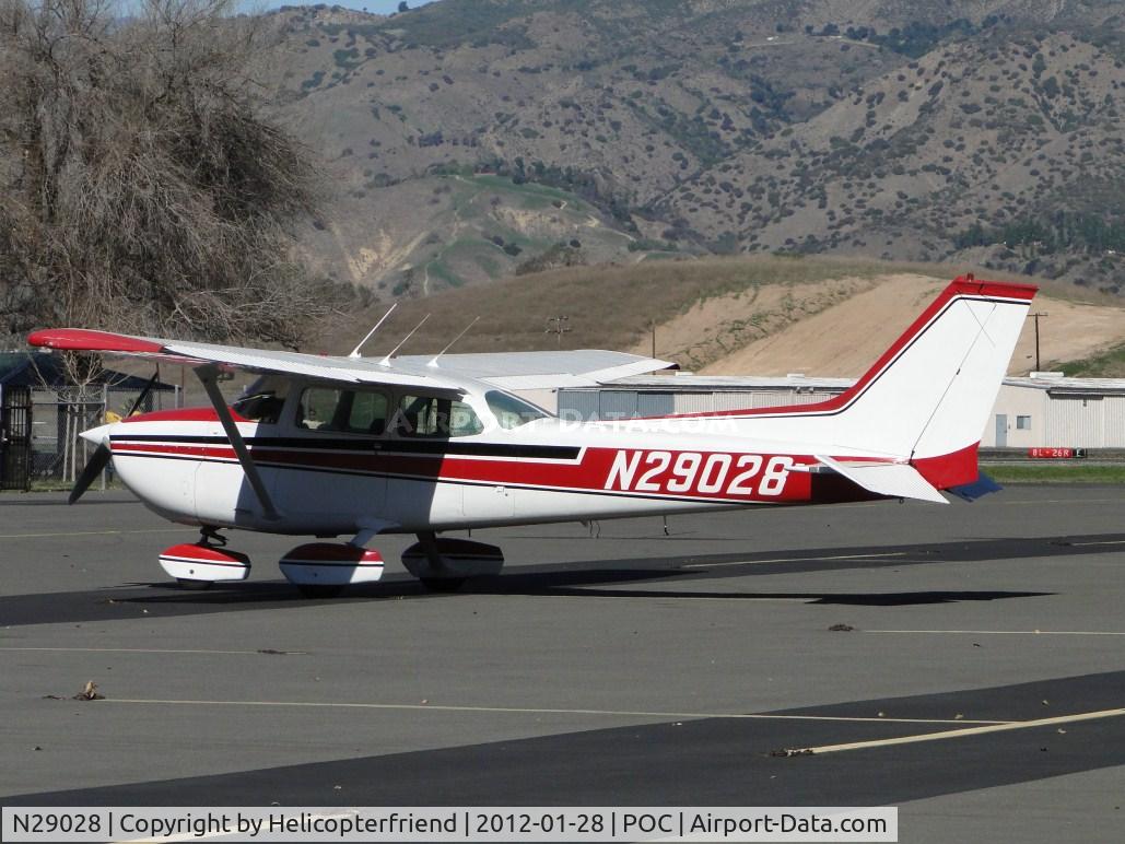 N29028, 1974 Cessna 172M C/N 17264095, Parked in transient parking