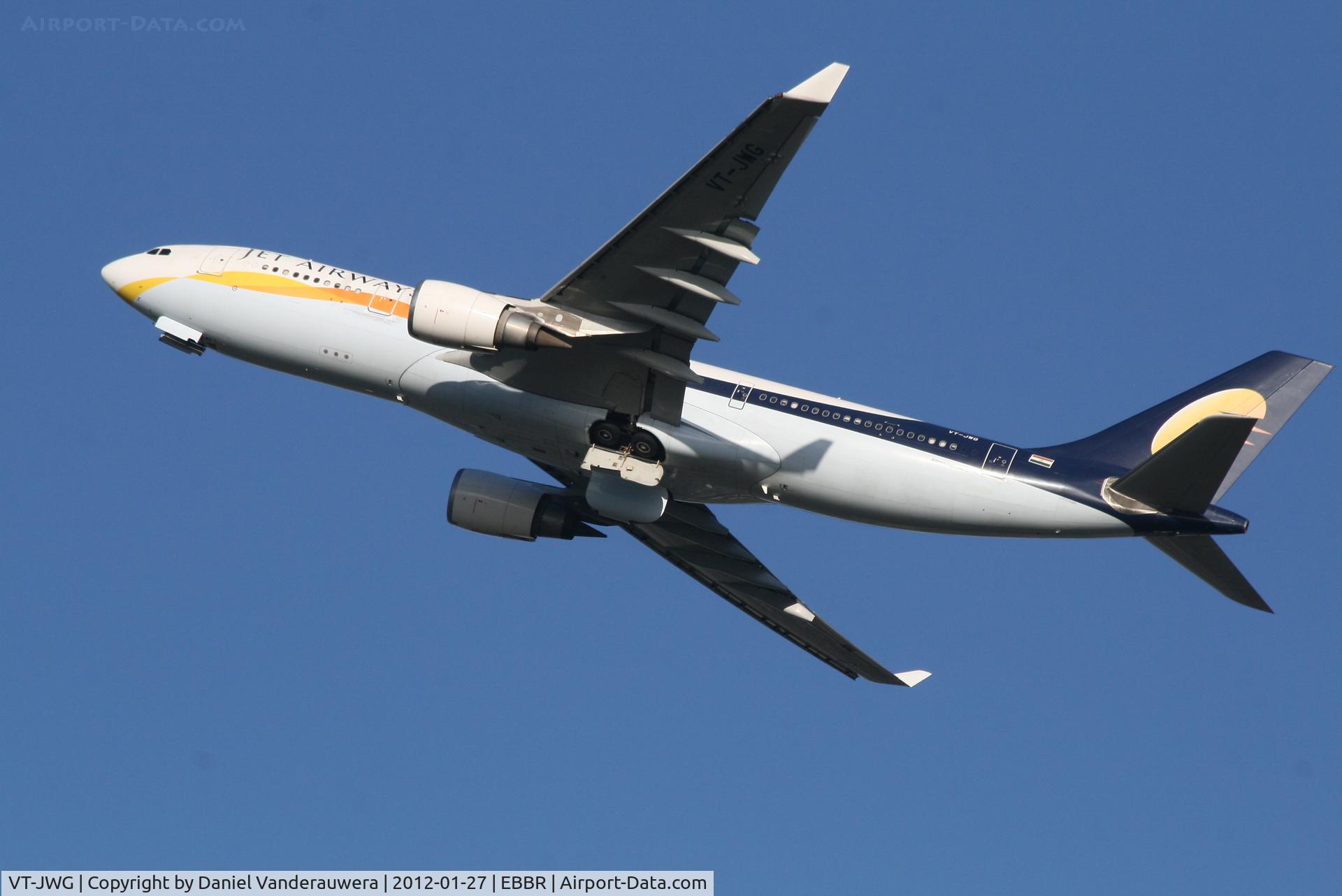VT-JWG, 2007 Airbus A330-202 C/N 831, Flight 9W226 is climbing from RWY 25R