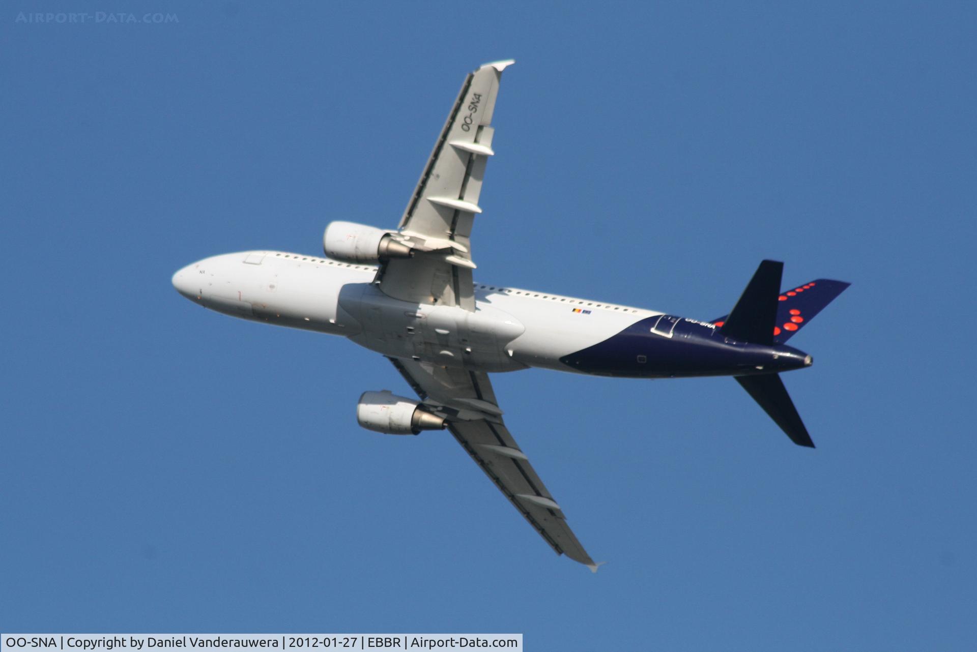 OO-SNA, 2001 Airbus A320-214 C/N 1441, Flight SN3735 is climbing from RWY 25R