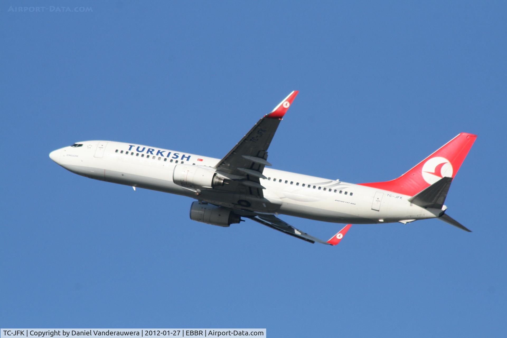 TC-JFK, 1999 Boeing 737-8F2 C/N 29773, Flight TK1938 is climbing from RWY 25R