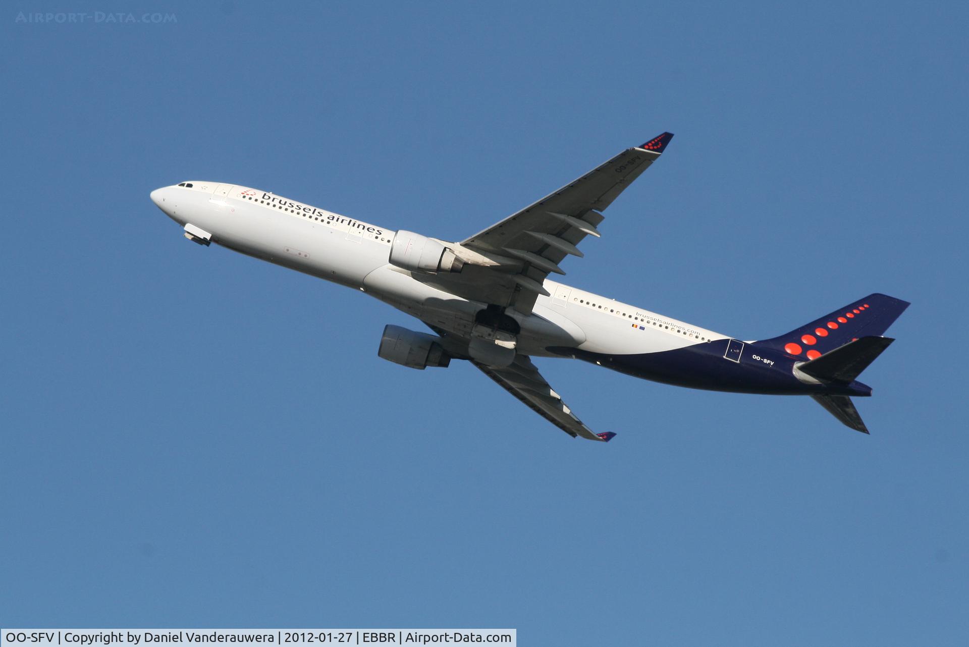 OO-SFV, 1995 Airbus A330-322 C/N 095, Flight SN247 is climbing from RWY 25R