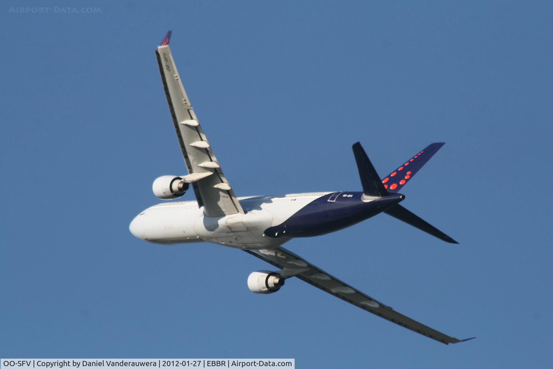 OO-SFV, 1995 Airbus A330-322 C/N 095, Flight SN247 is climbing from RWY 25R