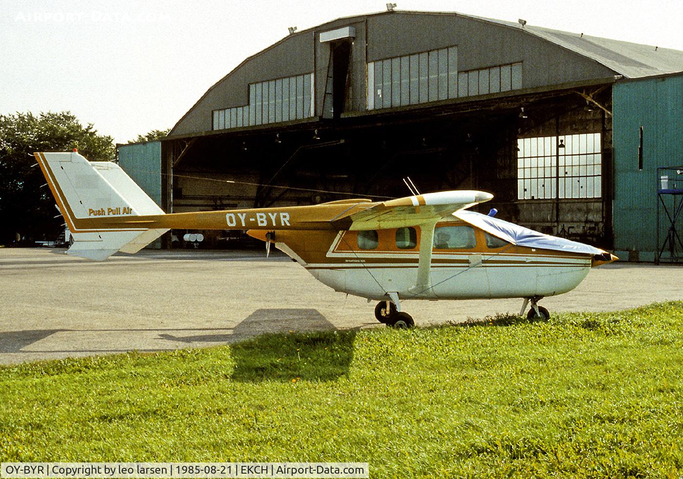 OY-BYR, 1974 Reims F337G Super Skymaster C/N F3370069, Copenhagen Kastrup 21.8.85