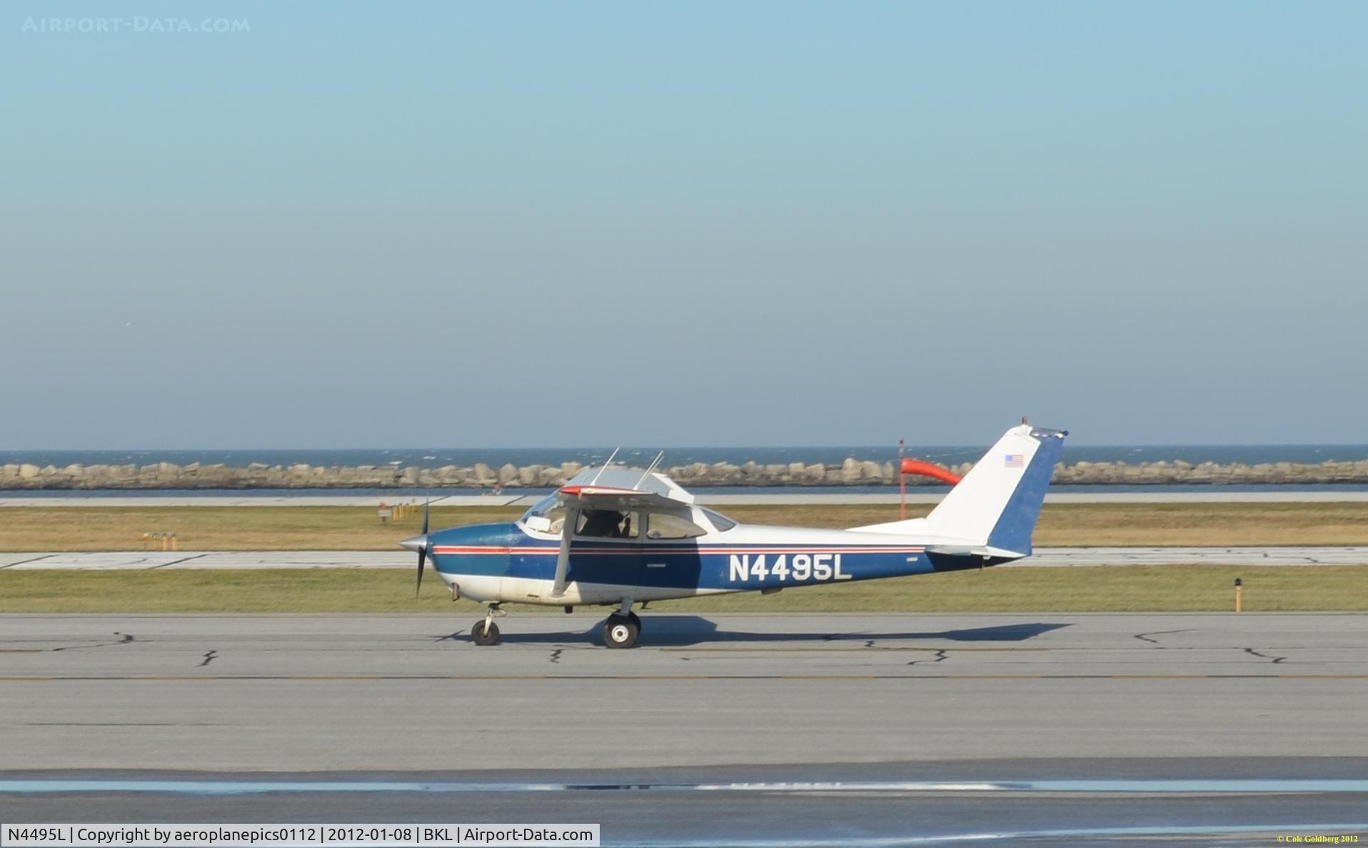 N4495L, 1966 Cessna 172G C/N 17254590, N4495L seen taxiing by Burke Lakefront's terminal.