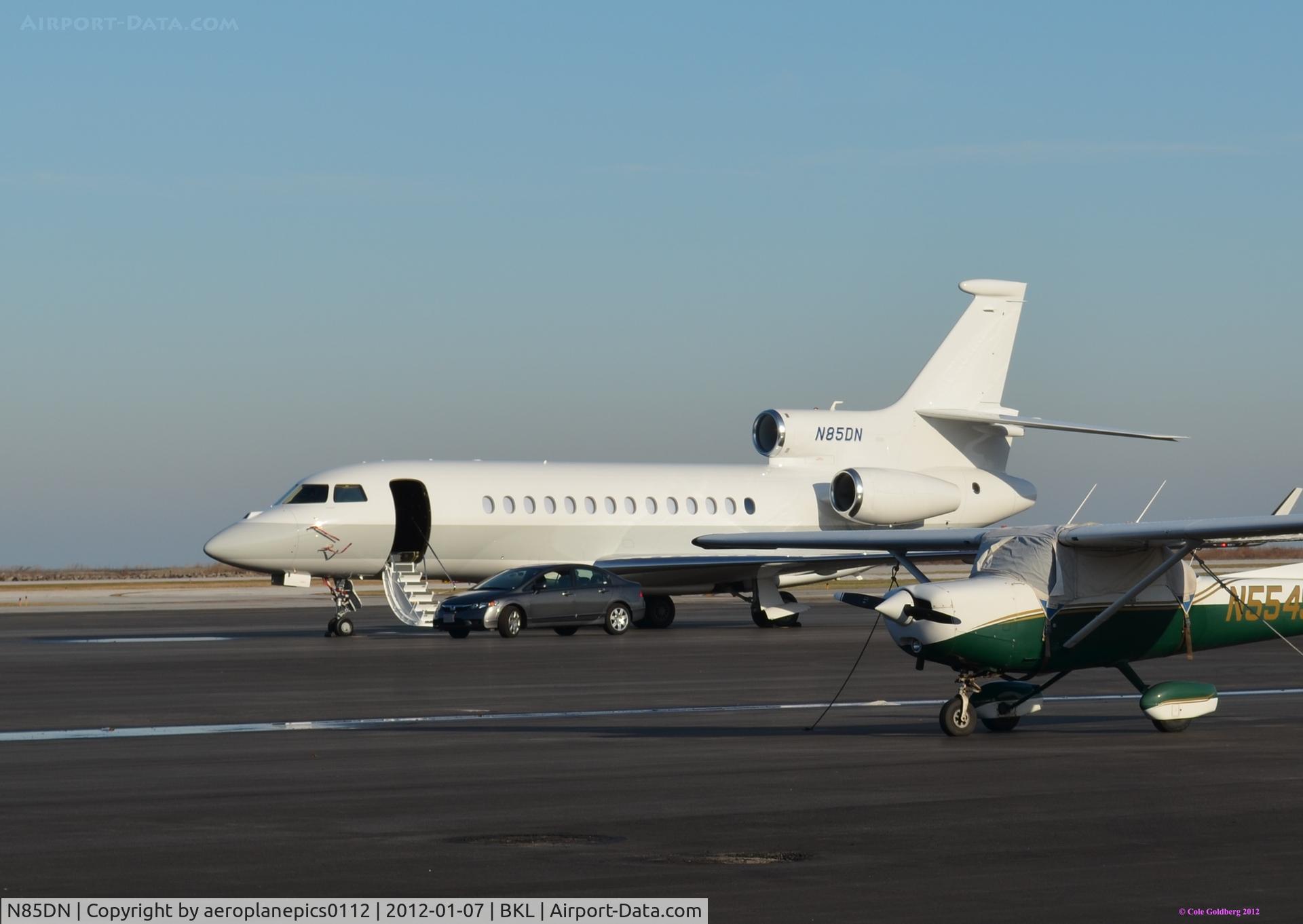 N85DN, 2011 Dassault Falcon 7X C/N 130, N85DN seen on the tarmac at KBKL.