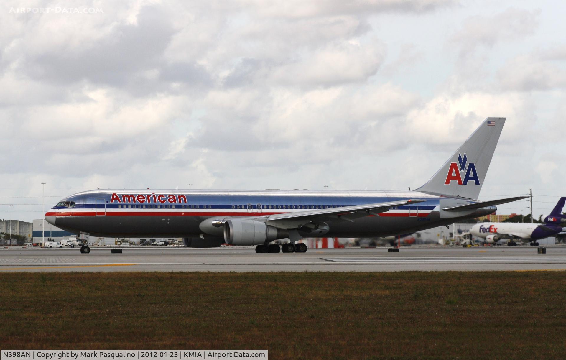 N398AN, 1999 Boeing 767-323ER C/N 29605, Boeing 767-300