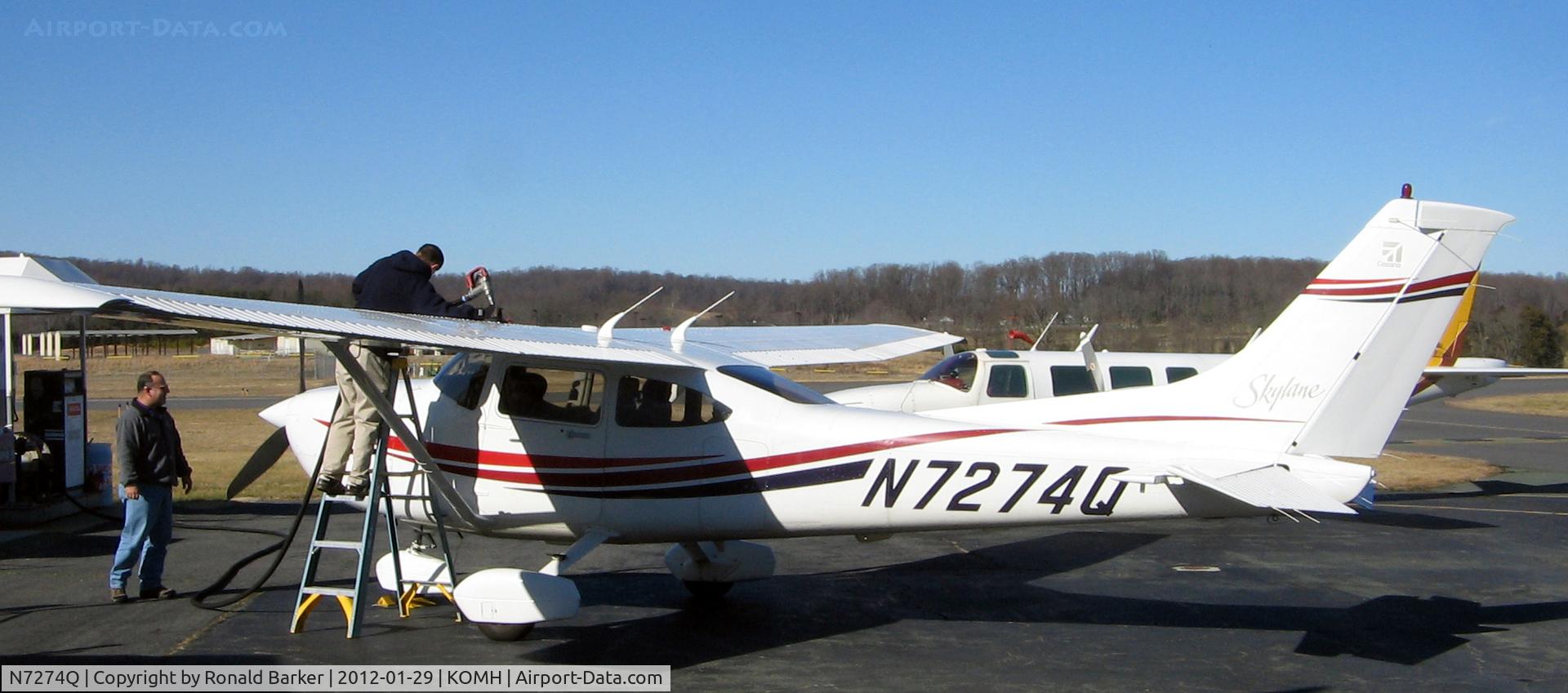 N7274Q, 1999 Cessna 182S Skylane C/N 18280533, Orange
