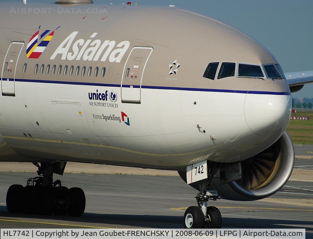 HL7742, 2006 Boeing 777-28E/ER C/N 29171, ASIANA
