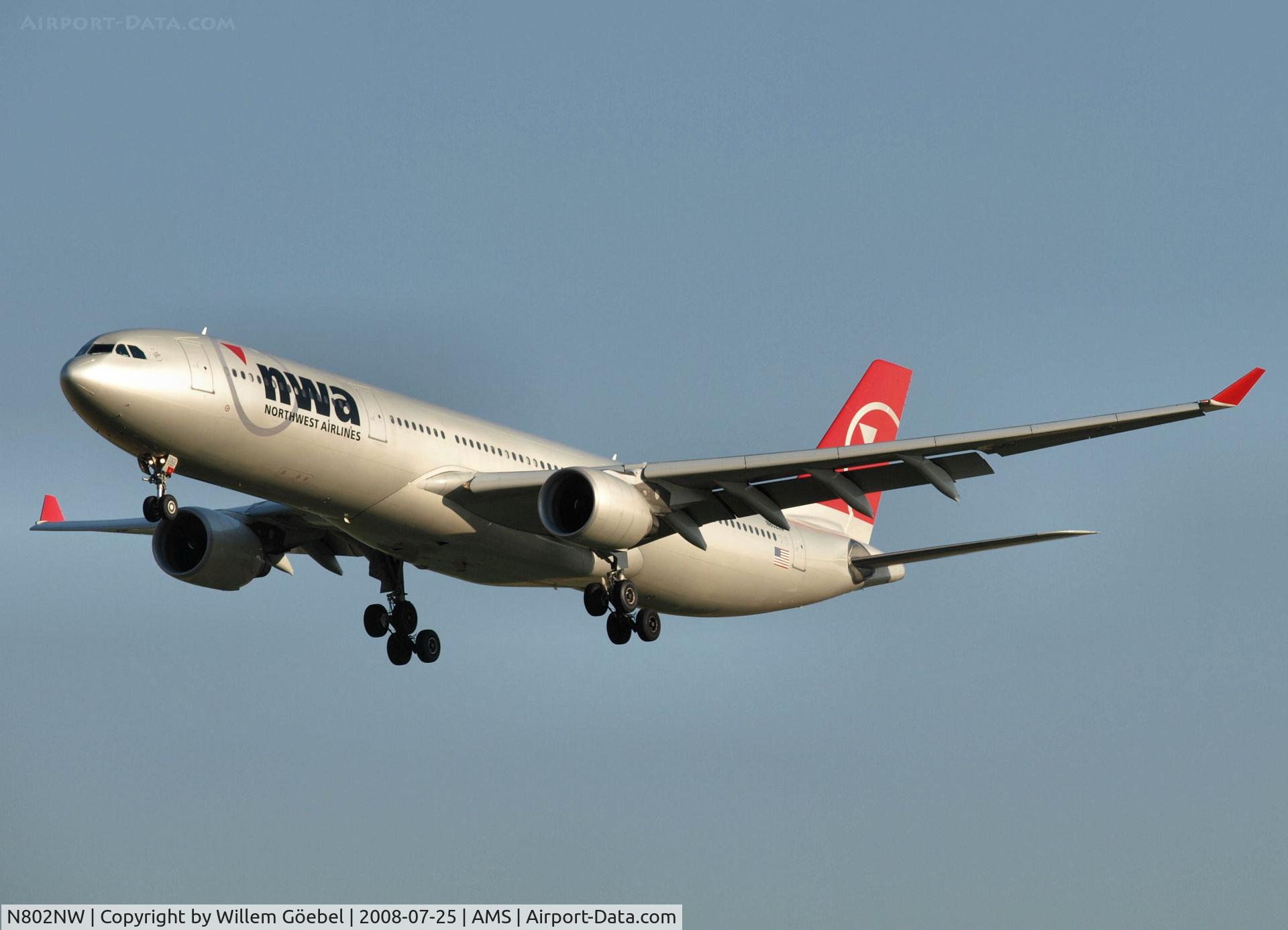 N802NW, 2003 Airbus A330-323 C/N 0533, Landing on runway C18 of Schiphol Airport