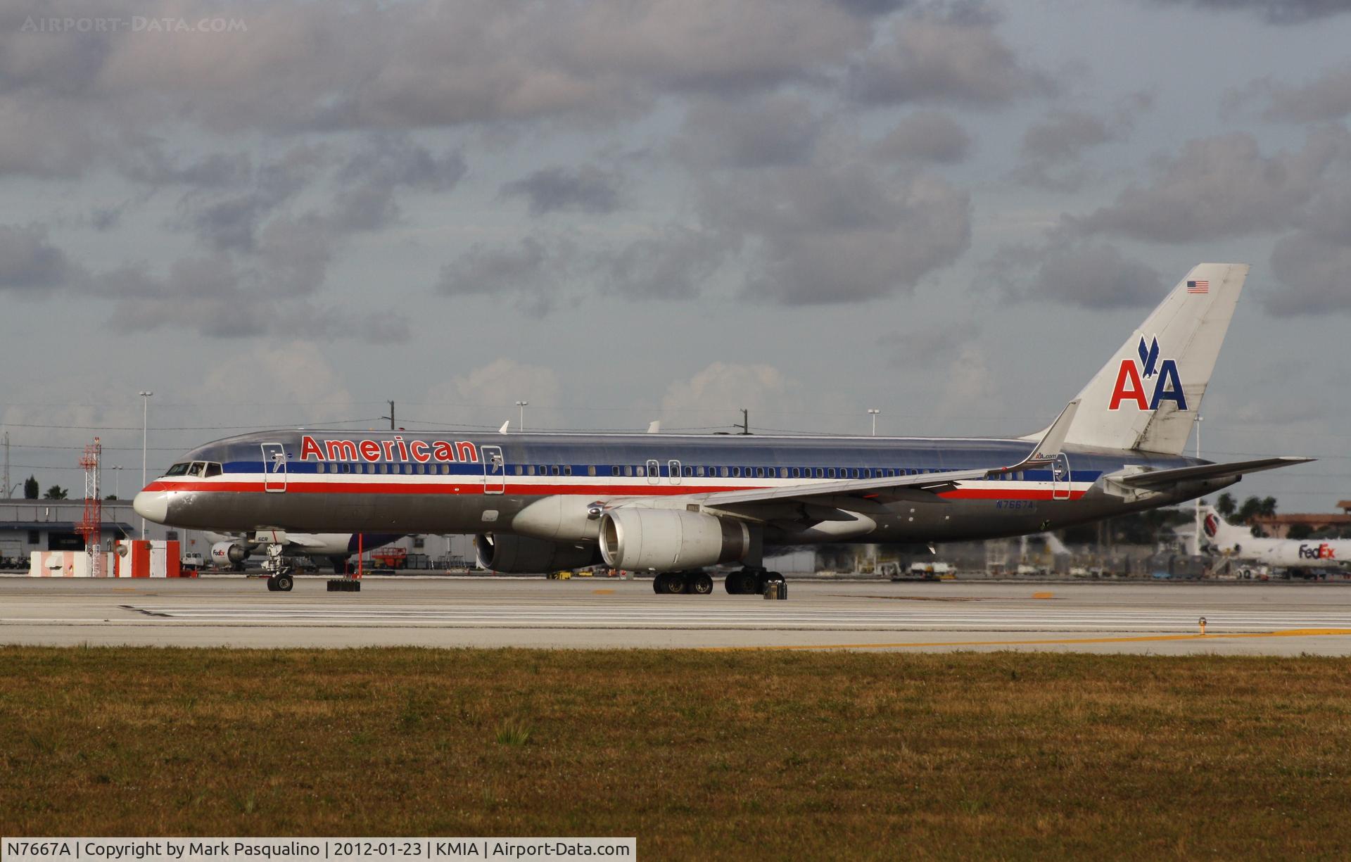 N7667A, 1992 Boeing 757-223 C/N 25301, Boeing 757-200