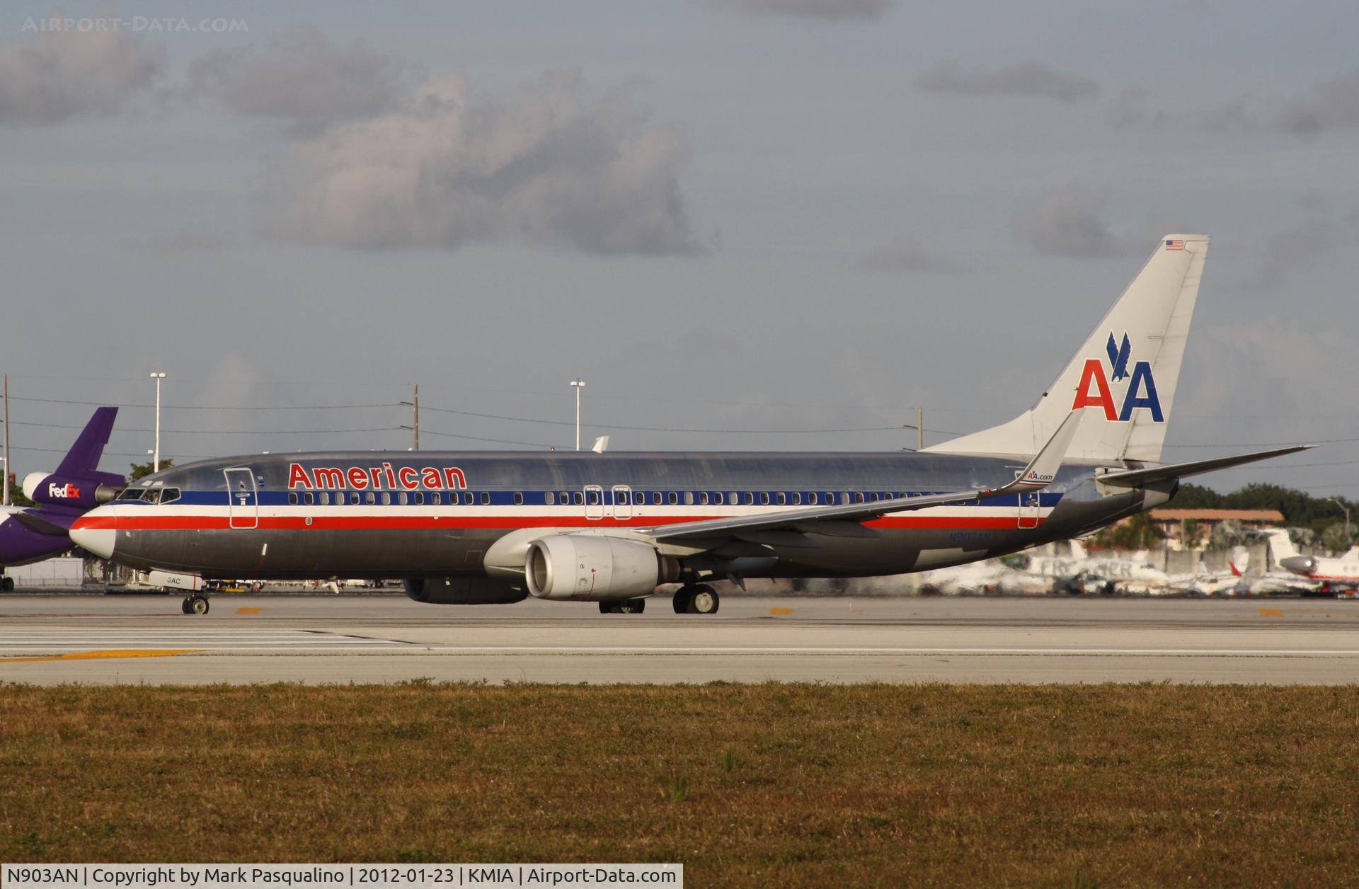 N903AN, 1999 Boeing 737-823 C/N 29505, Boeing 737-800