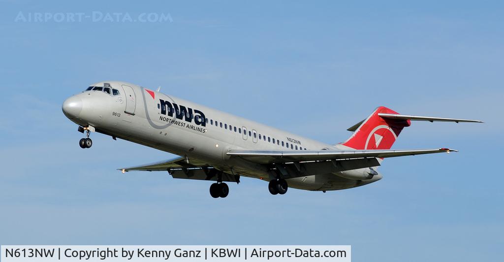 N613NW, 1969 Douglas DC-9-32 C/N 47438, NWA on finals