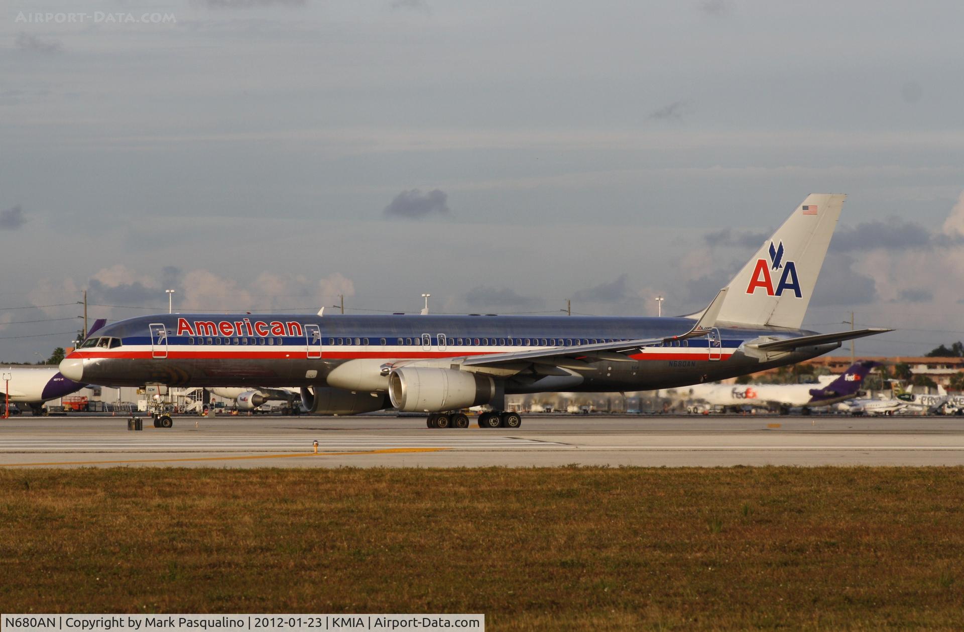 N680AN, 1999 Boeing 757-223 C/N 29590, Boeing 757-200