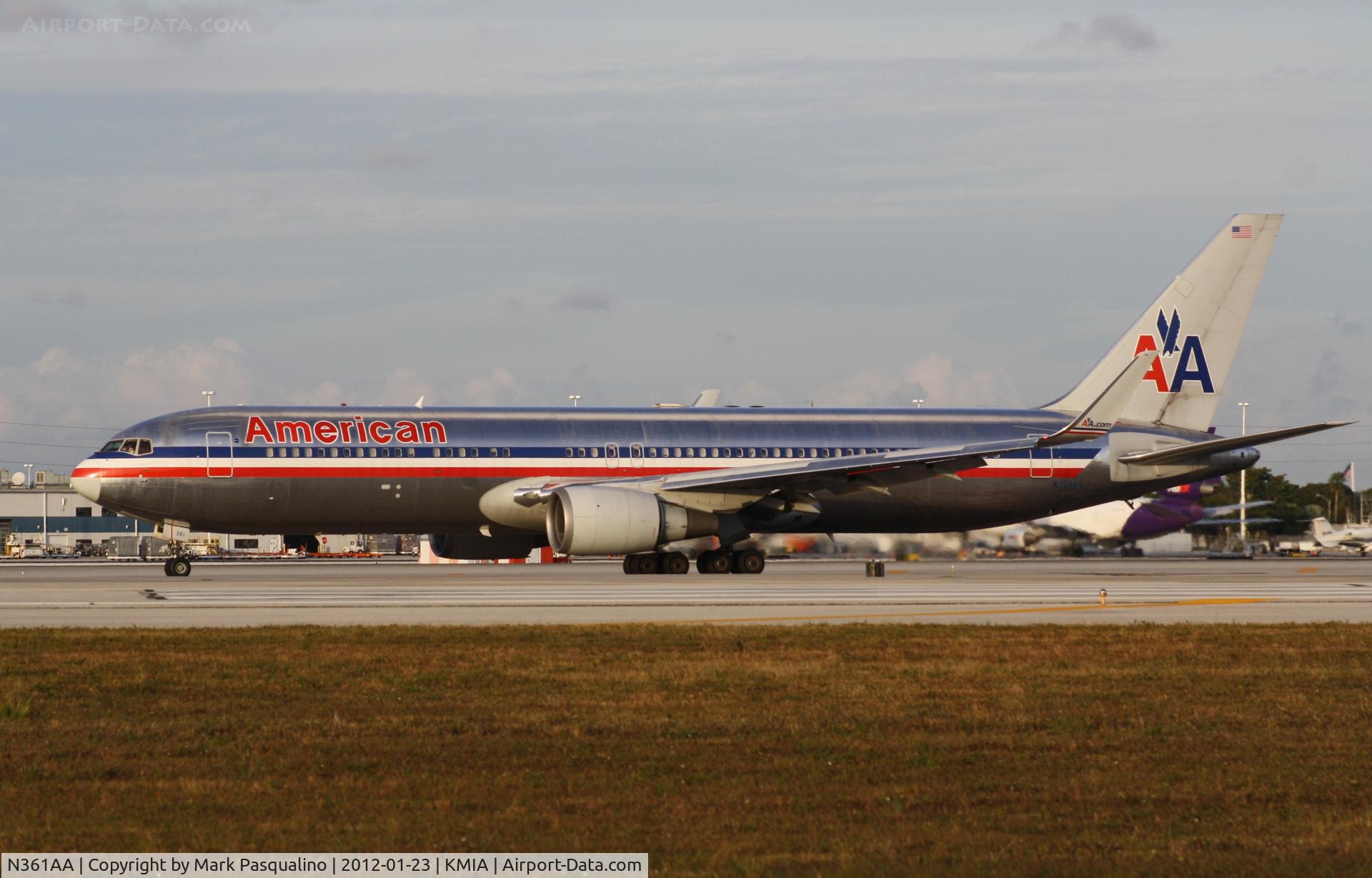N361AA, 1988 Boeing 767-323 C/N 24042, Boeing 767-300