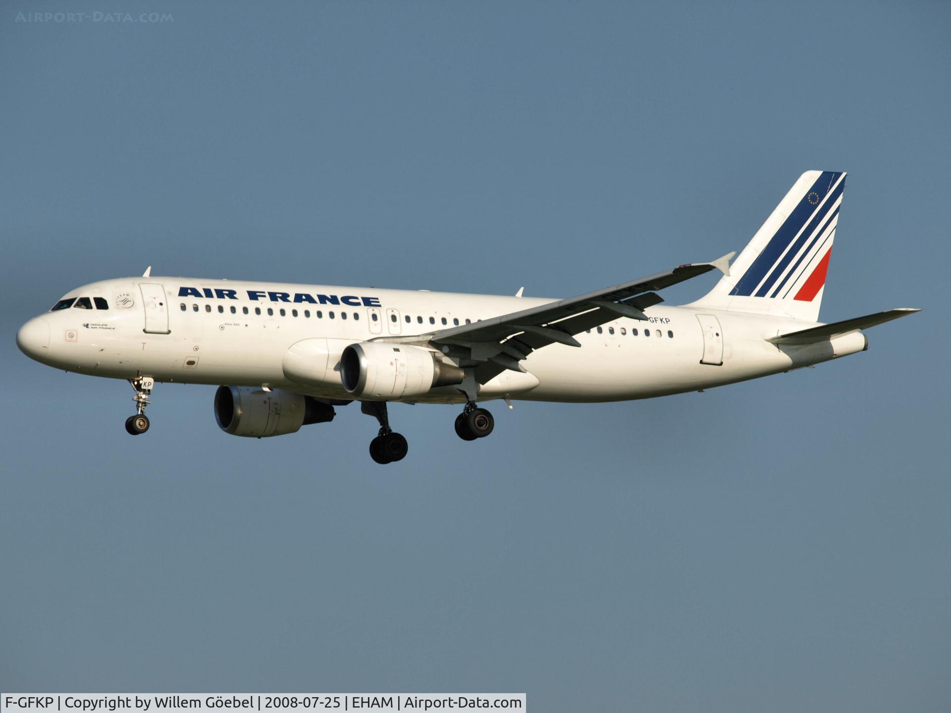 F-GFKP, 1990 Airbus A320-211 C/N 0133, Landing on runway C18 of Schiphol Airport