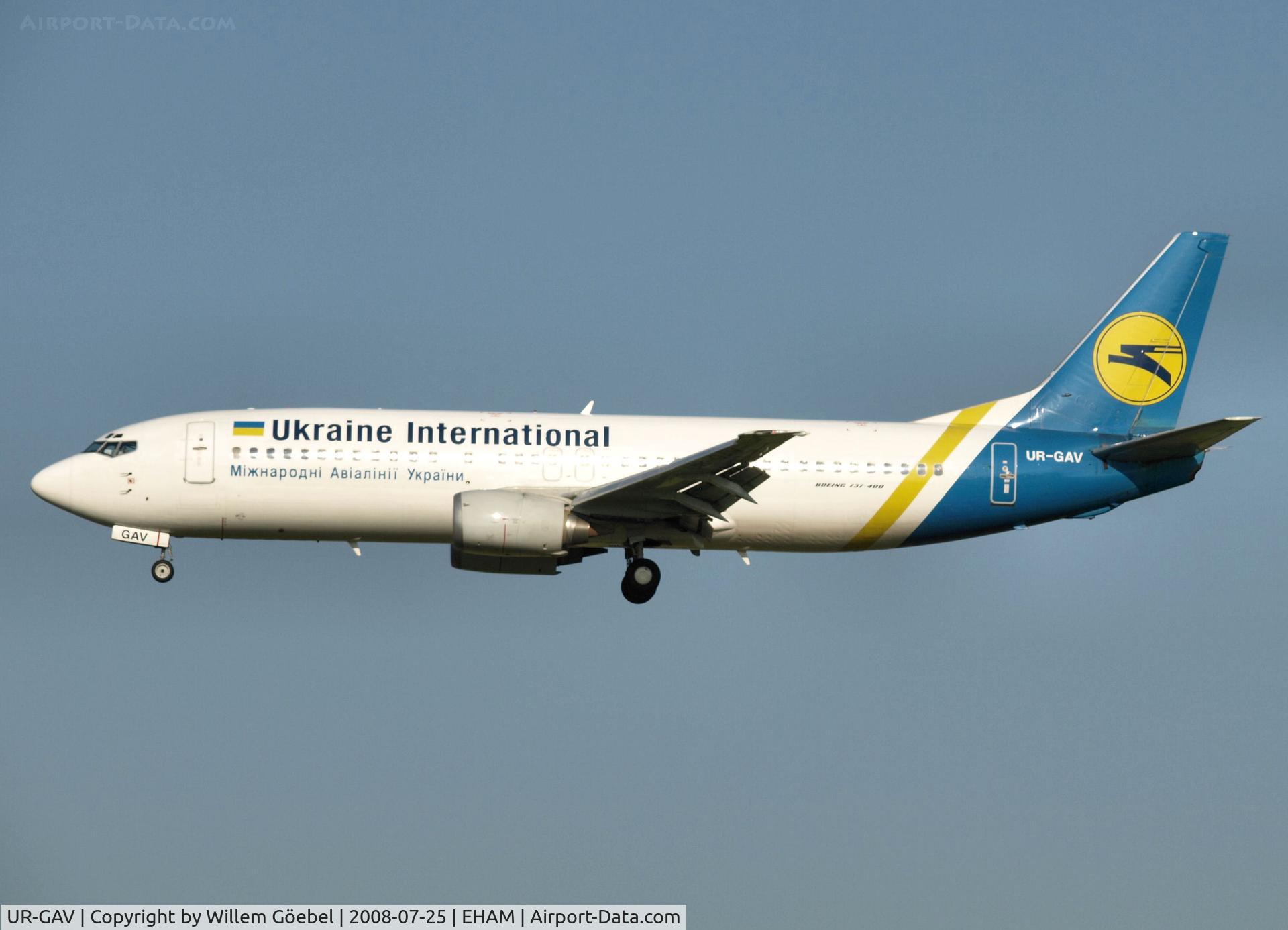 UR-GAV, 1992 Boeing 737-4C9 C/N 26437, Landing on runway C18 of Schiphol Airport