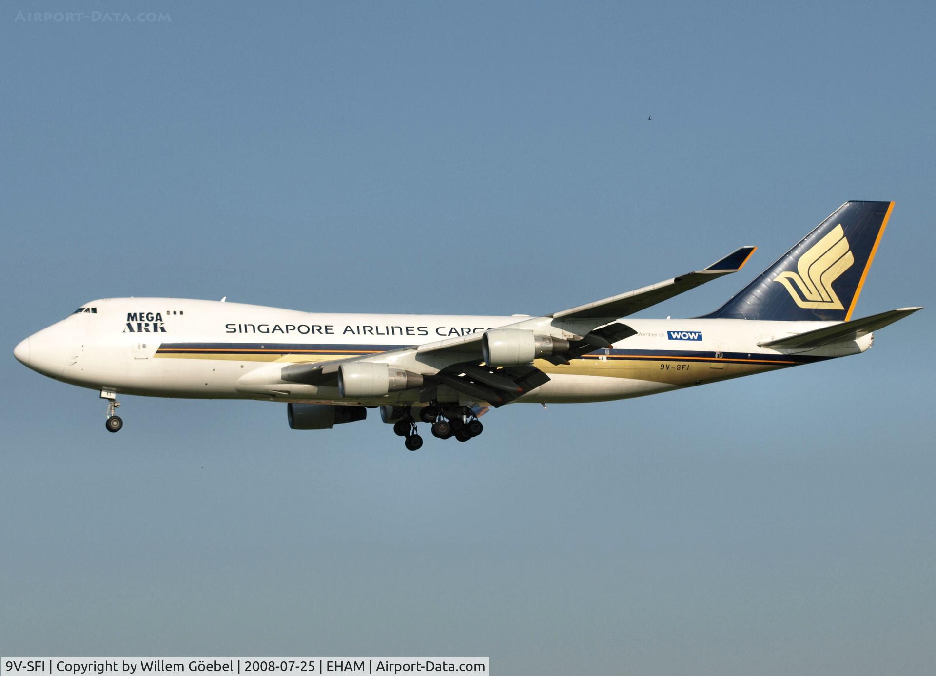 9V-SFI, 2000 Boeing 747-412F/SCD C/N 28027, Landing on runway C18 of Schiphol Airport