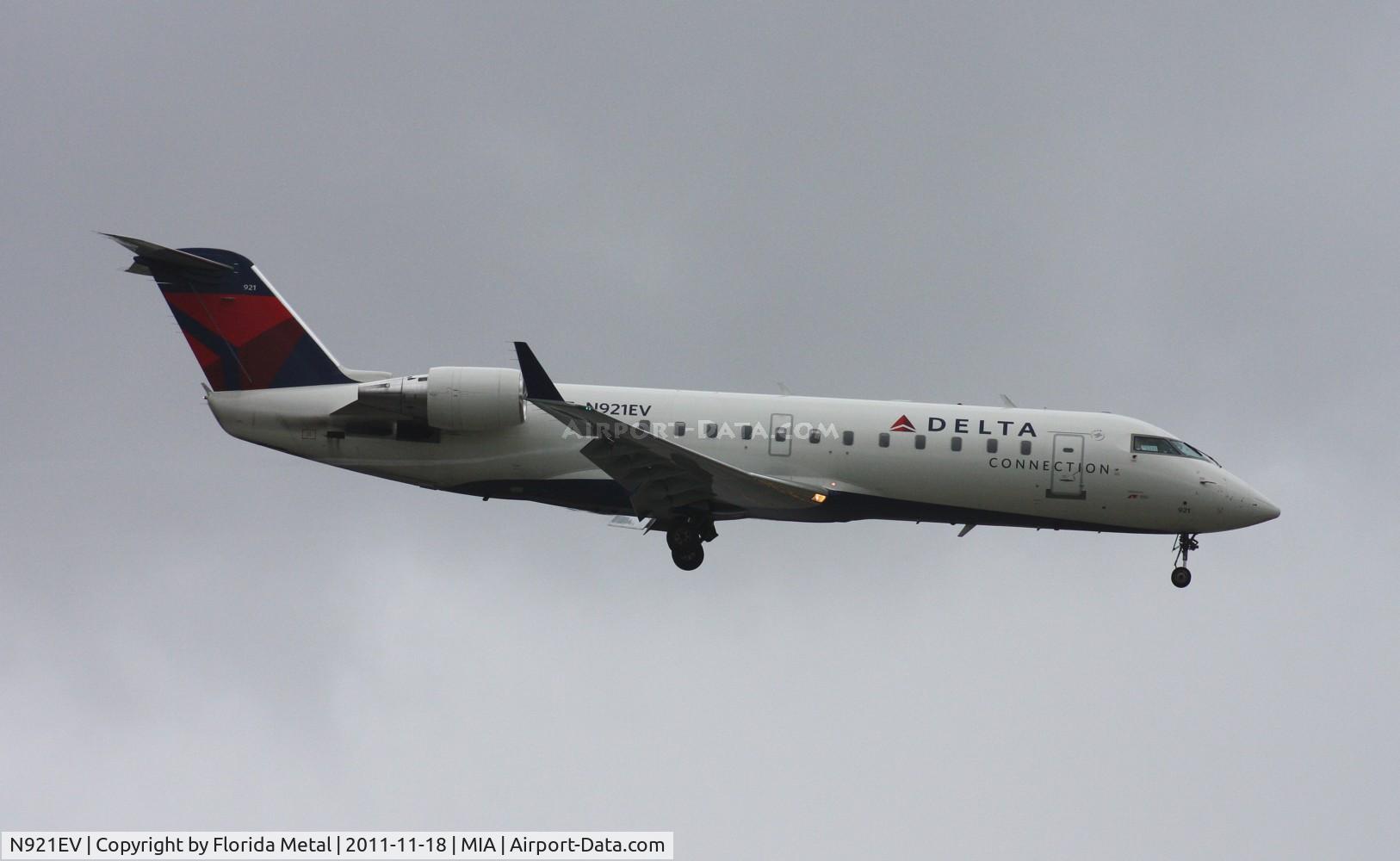 N921EV, 2003 Bombardier CRJ-200ER (CL-600-2B19) C/N 7819, ASA CRJ-200