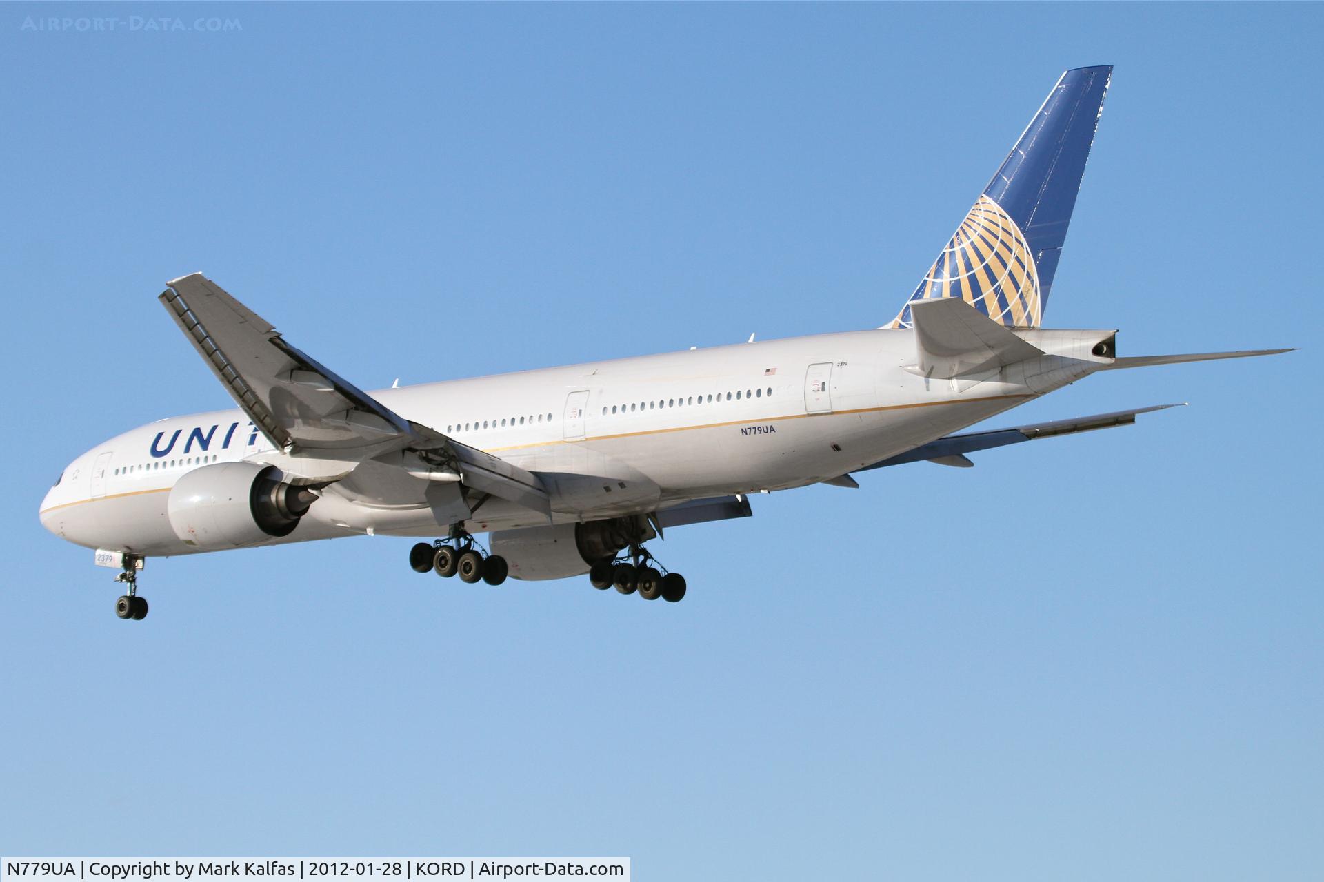 N779UA, 1996 Boeing 777-222 C/N 26941, United Airlines Boeing 777-222, UAL907 arriving from Munich EDDM / MUC, RWY 28 approach KORD.