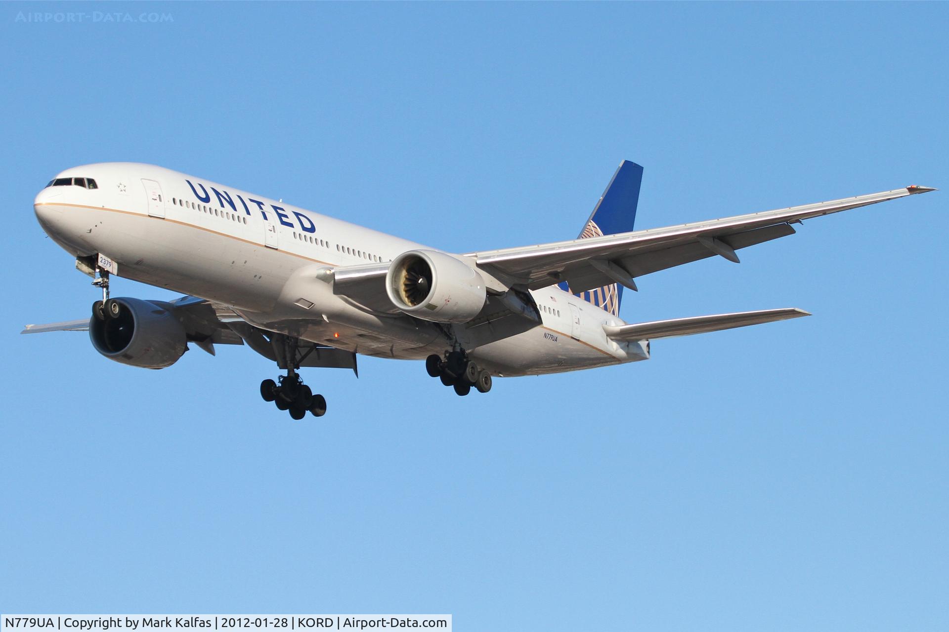 N779UA, 1996 Boeing 777-222 C/N 26941, United Airlines Boeing 777-222, UAL907 arriving from Munich EDDM / MUC, RWY 28 approach KORD.