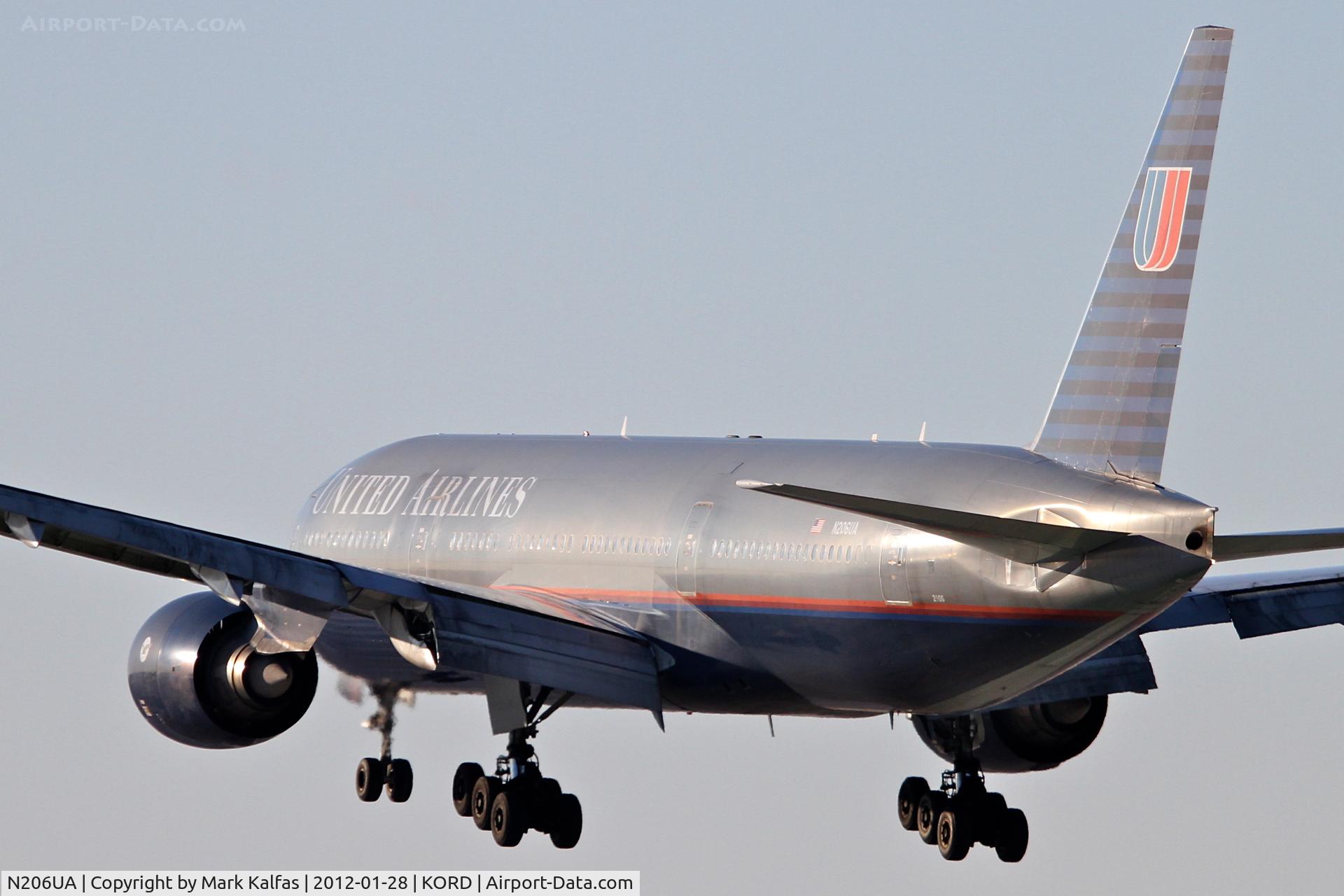 N206UA, 1999 Boeing 777-222/ER C/N 30212, United Airlines Boeing 777-222, UAL836 arriving from Shanghai - ZSPD / PVG, RWY 28 approach KORD.