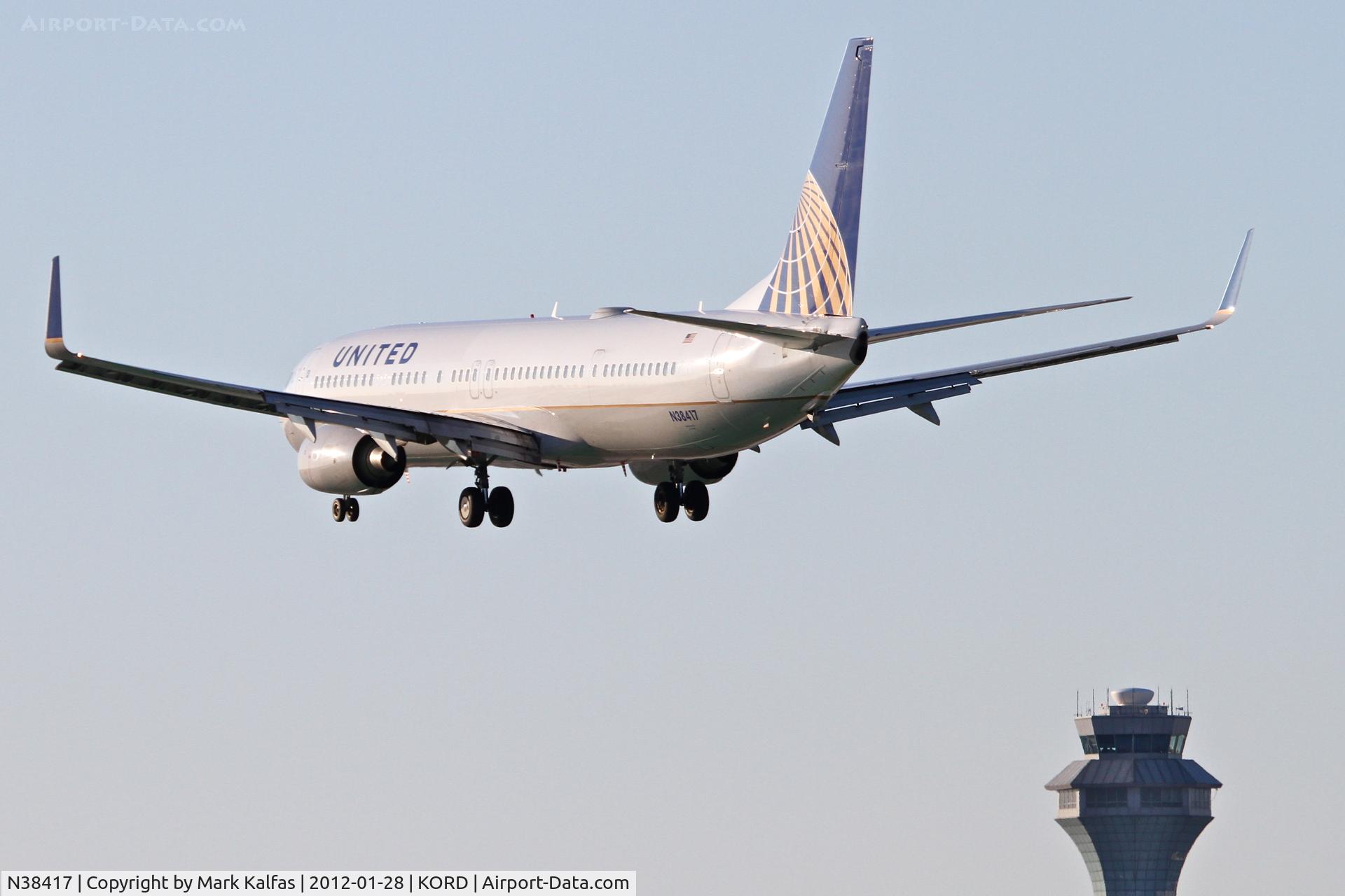 N38417, 2008 Boeing 737-924/ER C/N 31665, United Airlines Boeing 737-924ER, UAL1290 arriving from Houston Bush KIAH, RWY 28 approach KORD.