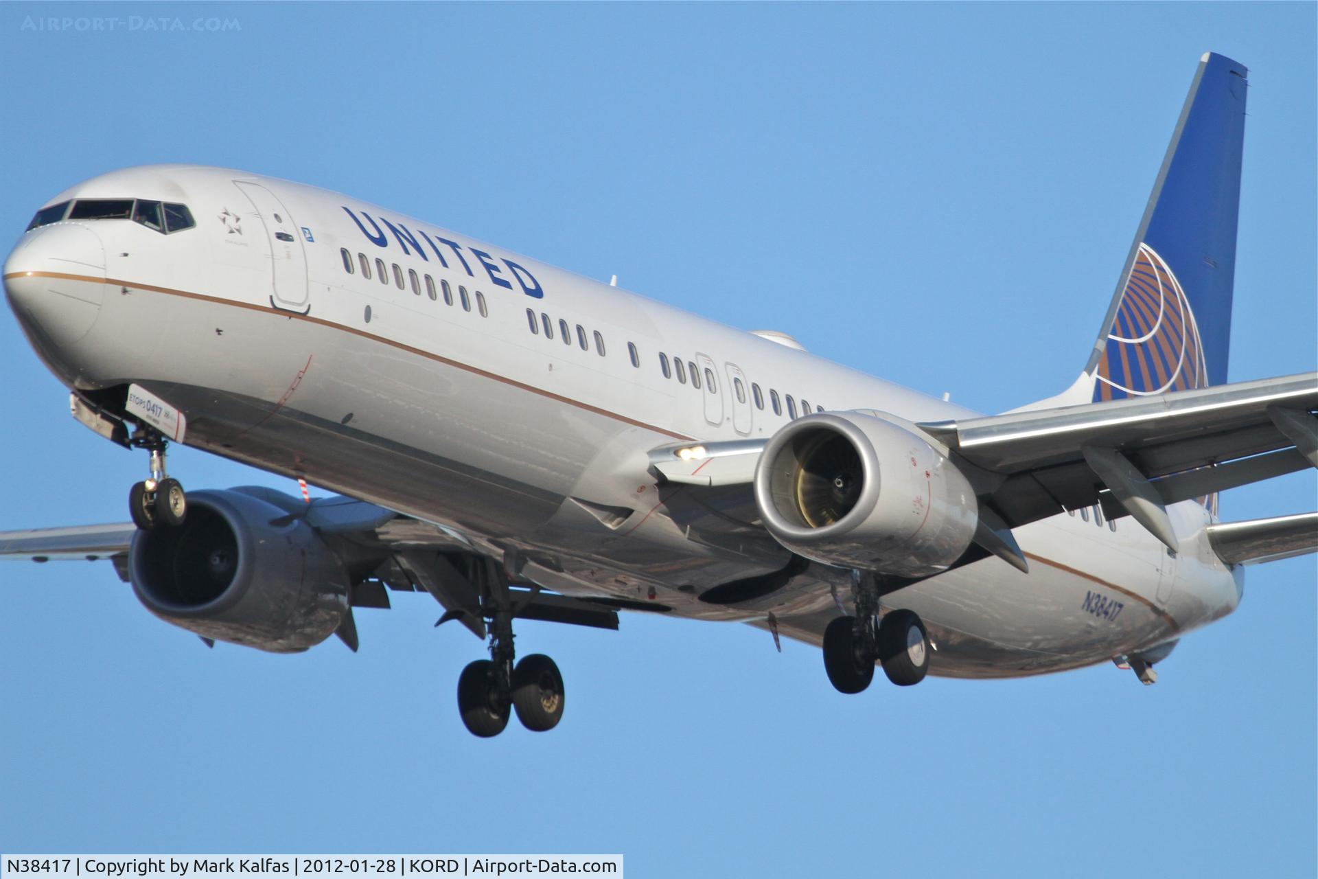 N38417, 2008 Boeing 737-924/ER C/N 31665, United Airlines Boeing 737-924ER, UAL1290 arriving from Houston Bush KIAH, RWY 28 approach KORD.