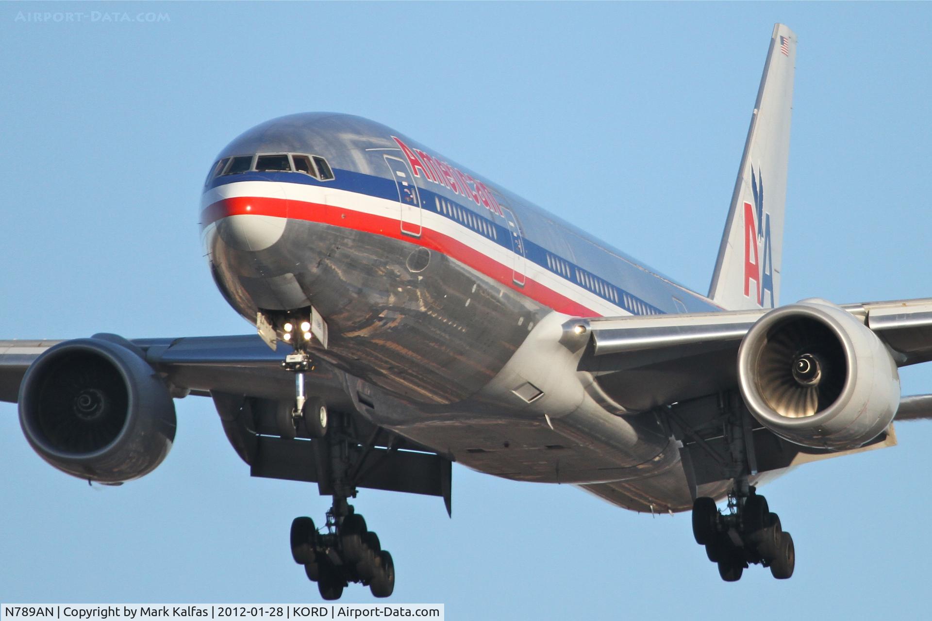 N789AN, 2000 Boeing 777-223 C/N 30252, American Airlines Boeing 777-223, AAL47 arriving from London Heathrow - EGLL / LHR, RWY 28 approach KORD.