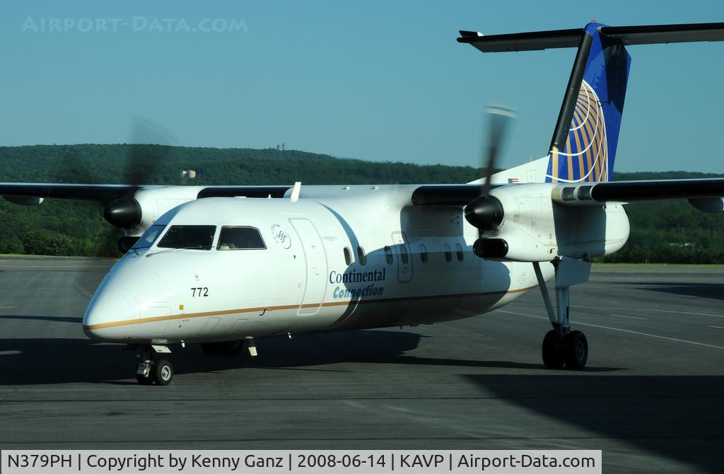 N379PH, 1999 Bombardier DHC-8-202 Dash 8 C/N 530, Arrival @ the gate