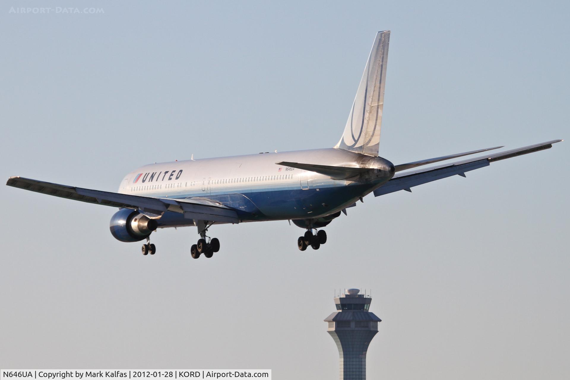 N646UA, 1992 Boeing 767-322/ER C/N 25283, United Airlines Boeing 767-322, UAL972 arriving from San Francisco - KSFO, RWY 28 approach KORD.