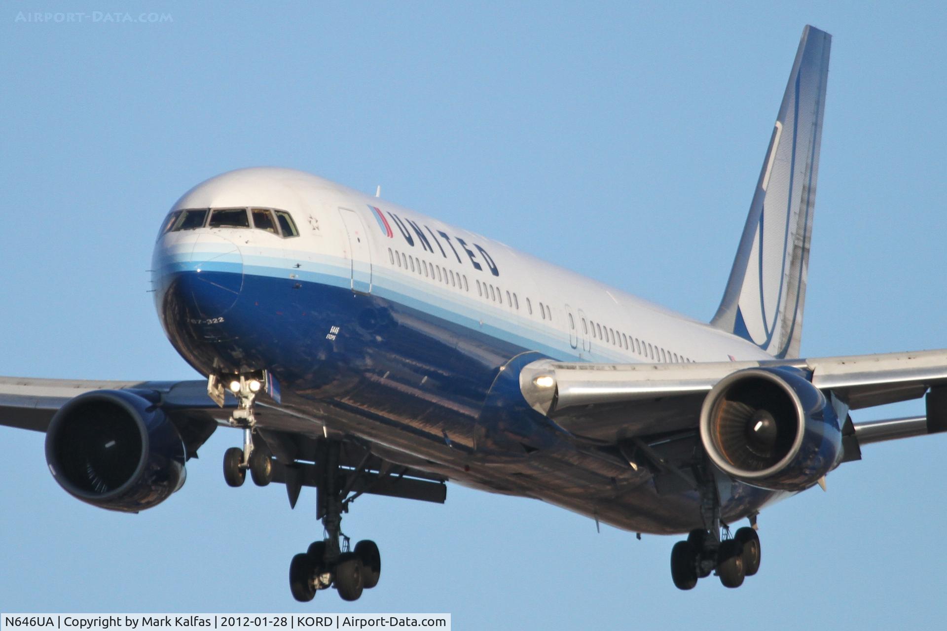 N646UA, 1992 Boeing 767-322/ER C/N 25283, United Airlines Boeing 767-322, UAL972 arriving from San Francisco - KSFO, RWY 28 approach KORD.