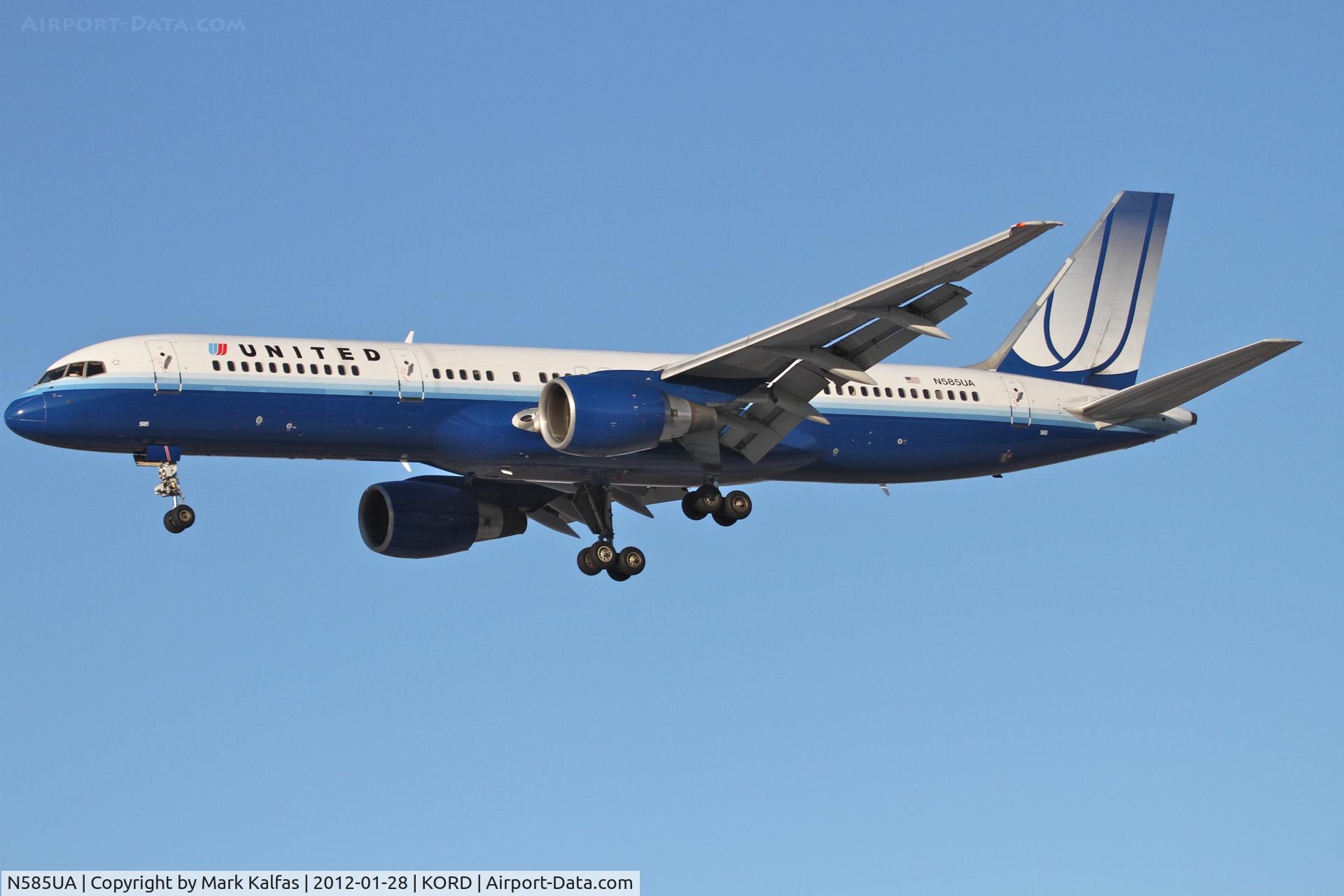 N585UA, 1993 Boeing 757-222 C/N 26709, United Airlines Boeing 757-222, UAL908 arriving from Denver - KDEN, RWY 28 approach KORD.