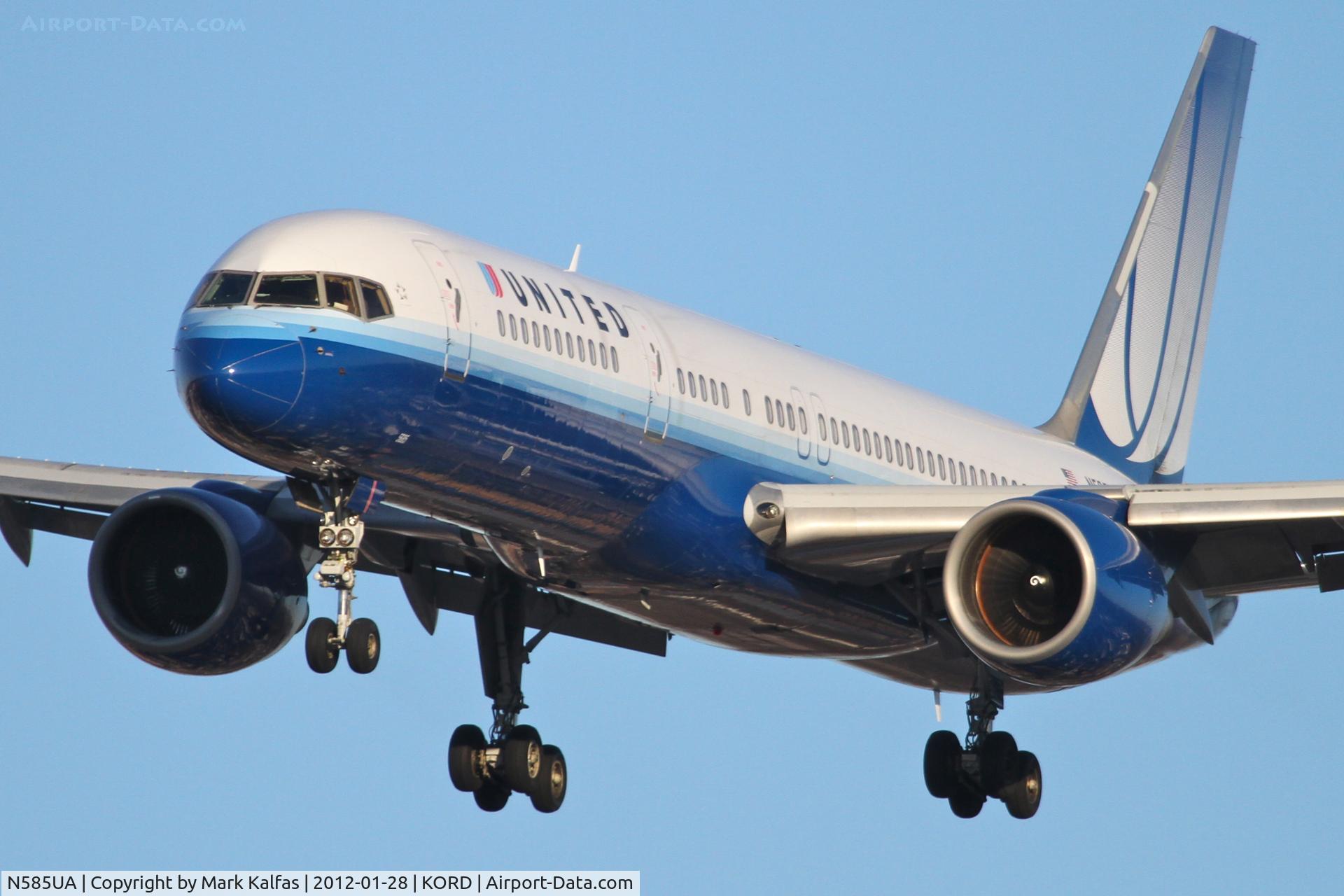 N585UA, 1993 Boeing 757-222 C/N 26709, United Airlines Boeing 757-222, UAL908 arriving from Denver - KDEN, RWY 28 approach KORD.