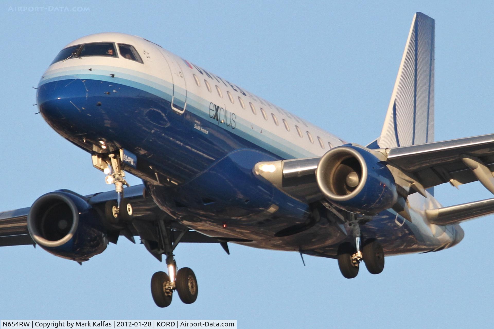 N654RW, 2005 Embraer 170SE (ERJ-170-100SE) C/N 17000104, Shuttle America Embraer ERJ 170-100, TCF3468 arriving from Albuquerque - KABQ, RWY 28 approach KORD.