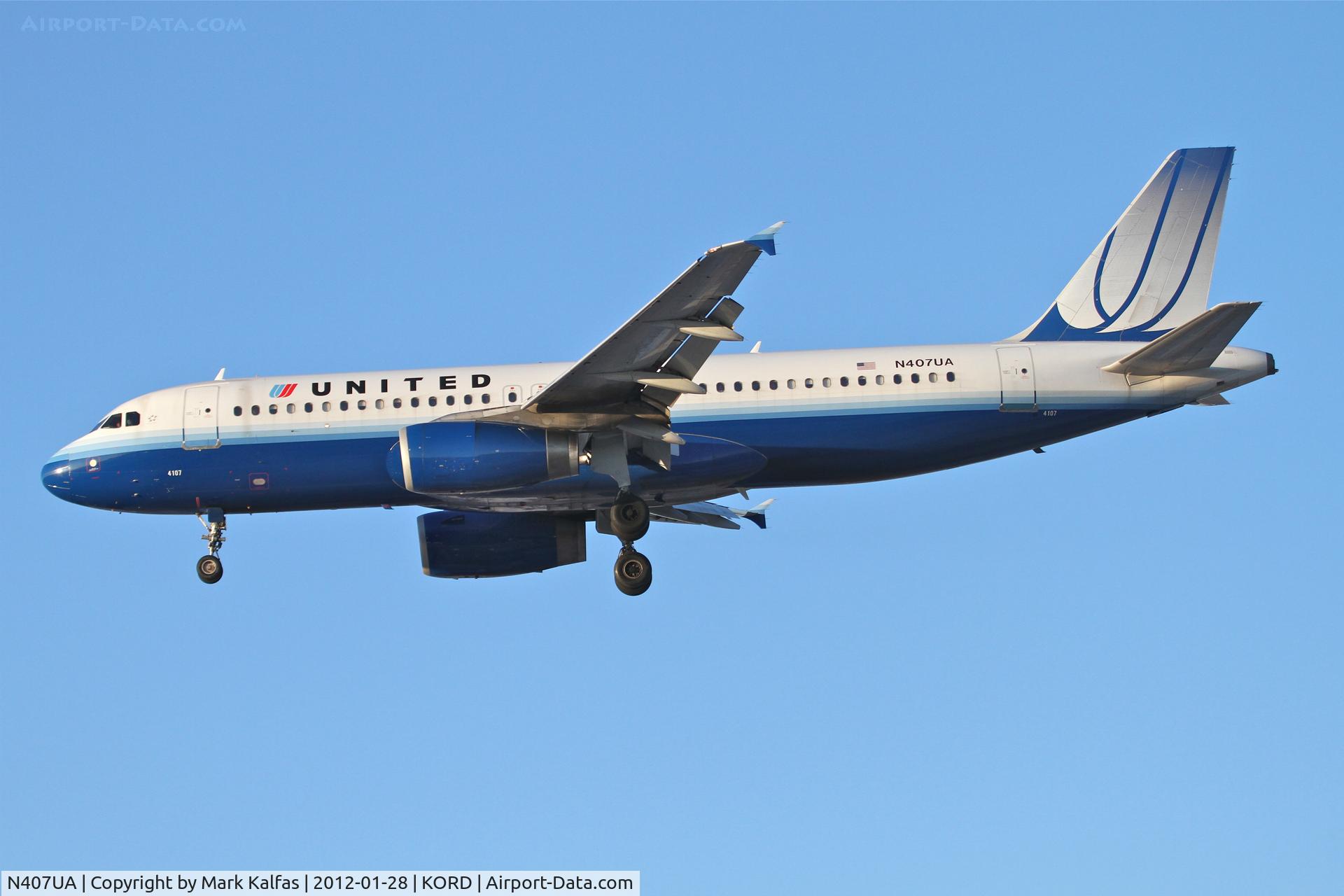 N407UA, 1994 Airbus A320-232 C/N 456, United Airlines Airbus A320-232, UAL792 arriving from Cancun MMUN / CUN, RWY 28 approach KORD.