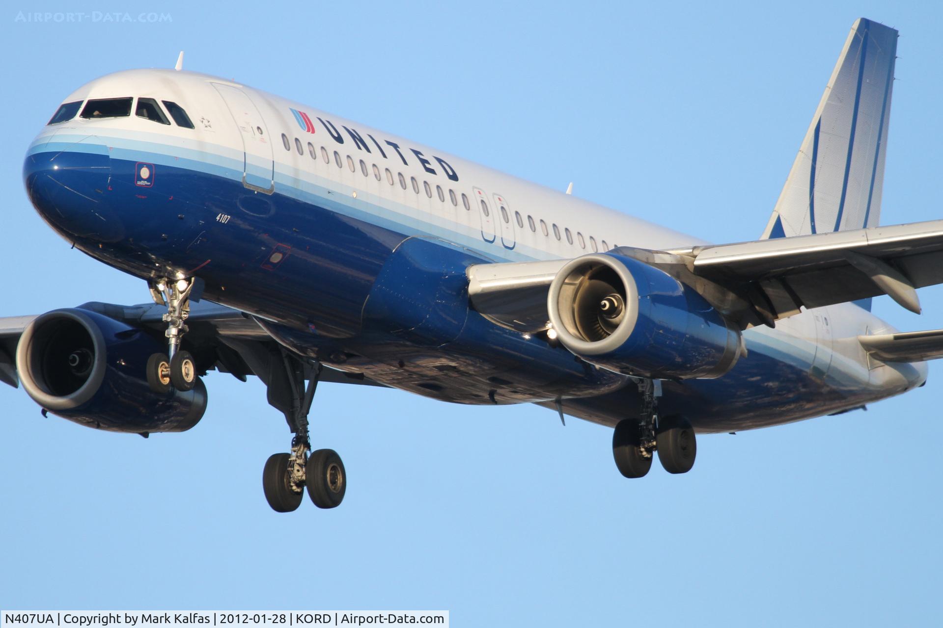 N407UA, 1994 Airbus A320-232 C/N 456, United Airlines Airbus A320-232, UAL792 arriving from Cancun - MMUN / CUN, RWY 28 approach KORD.