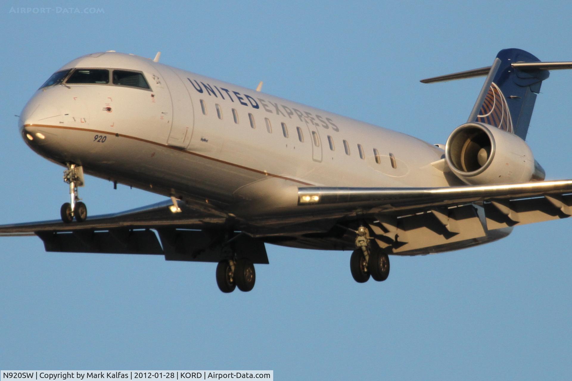 N920SW, 2002 Bombardier CRJ-200LR (CL-600-2B19) C/N 7660, SkyWest/United Express Bombardier CL-600-2B19, SKW5838 arriving from KSTL, RWY 28 approach KORD.