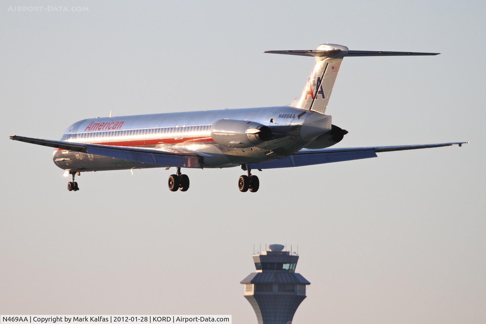 N469AA, 1988 McDonnell Douglas MD-82 (DC-9-82) C/N 49599, American Airlines Mcdonnell Douglas DC-9-82, AAL782 Arriving from KSTL, RWY 28 approach KORD.