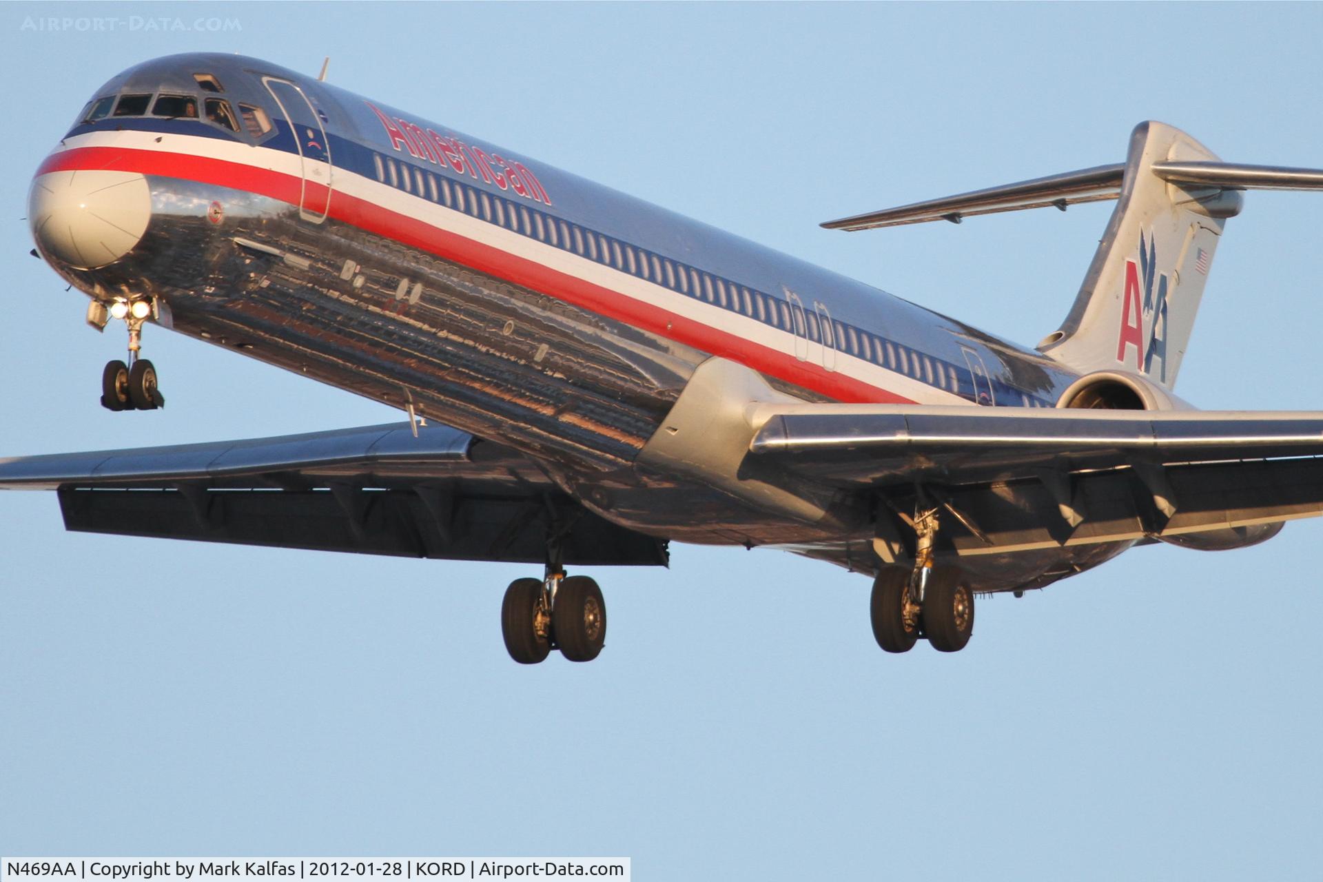 N469AA, 1988 McDonnell Douglas MD-82 (DC-9-82) C/N 49599, American Airlines Mcdonnell Douglas DC-9-82, AAL782 Arriving from KSTL, RWY 28 approach KORD.