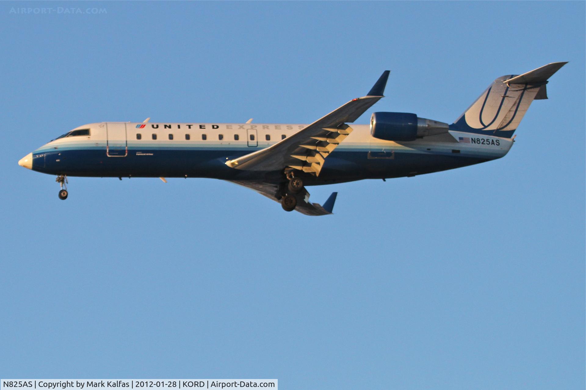 N825AS, 1997 Canadair CRJ-200ER (CL-600-2B19) C/N 7207, ExpressJet/United Express CL-600-2B19, ASQ5689 arriving from Savannah/Hilton Head - KSAV, RWY 28 approach KORD.
