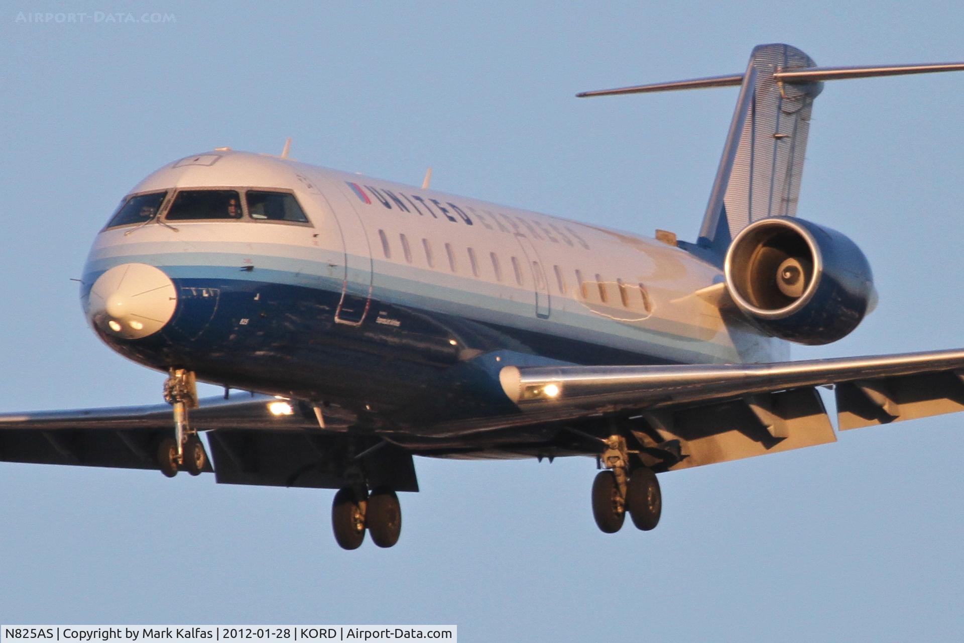 N825AS, 1997 Canadair CRJ-200ER (CL-600-2B19) C/N 7207, ExpressJet/United Express CL-600-2B19, ASQ5689 arriving from Savannah/Hilton Head - KSAV, RWY 28 approach KORD.