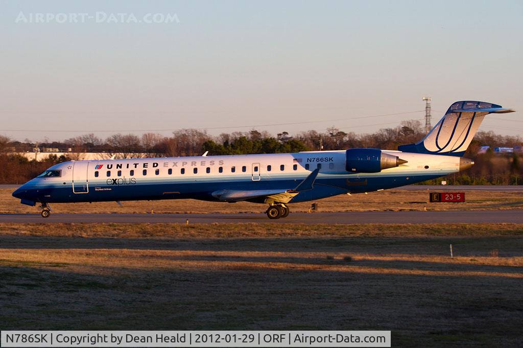 N786SK, 2009 Bombardier CRJ-700 (CL-600-2C10) Regional Jet C/N 10286, United Express (SkyWest Airlines) N786SK (FLT SKW5201) taxiing to RWY 23 for departure to Houston Bush Intercontinental Airport (KIAH).